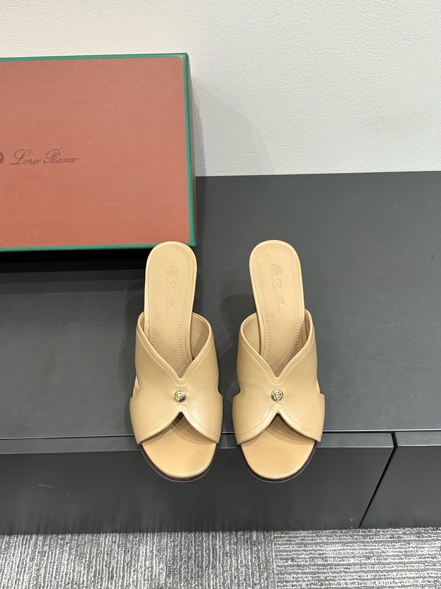 LP HIGH HEELS 25S IN WARM BEIGE LAMBSKIN - 35