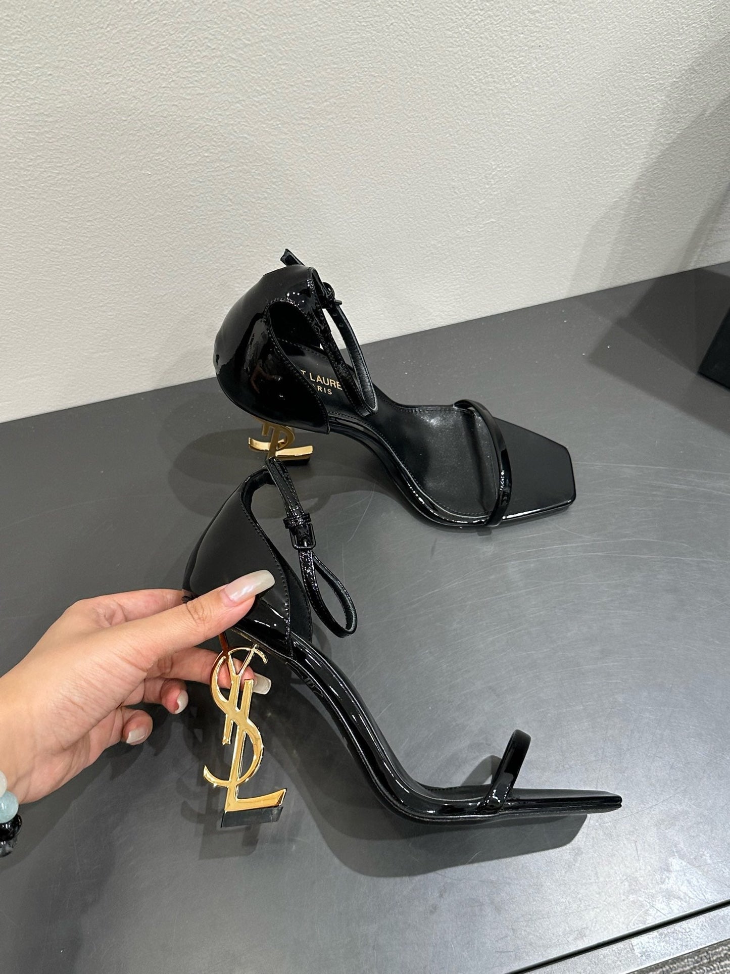 YSL HEELED SANDALS 25S 105 MM IN BLACK GLOSSY LAMBSKIN WITH GOLD HARDWARE - 34