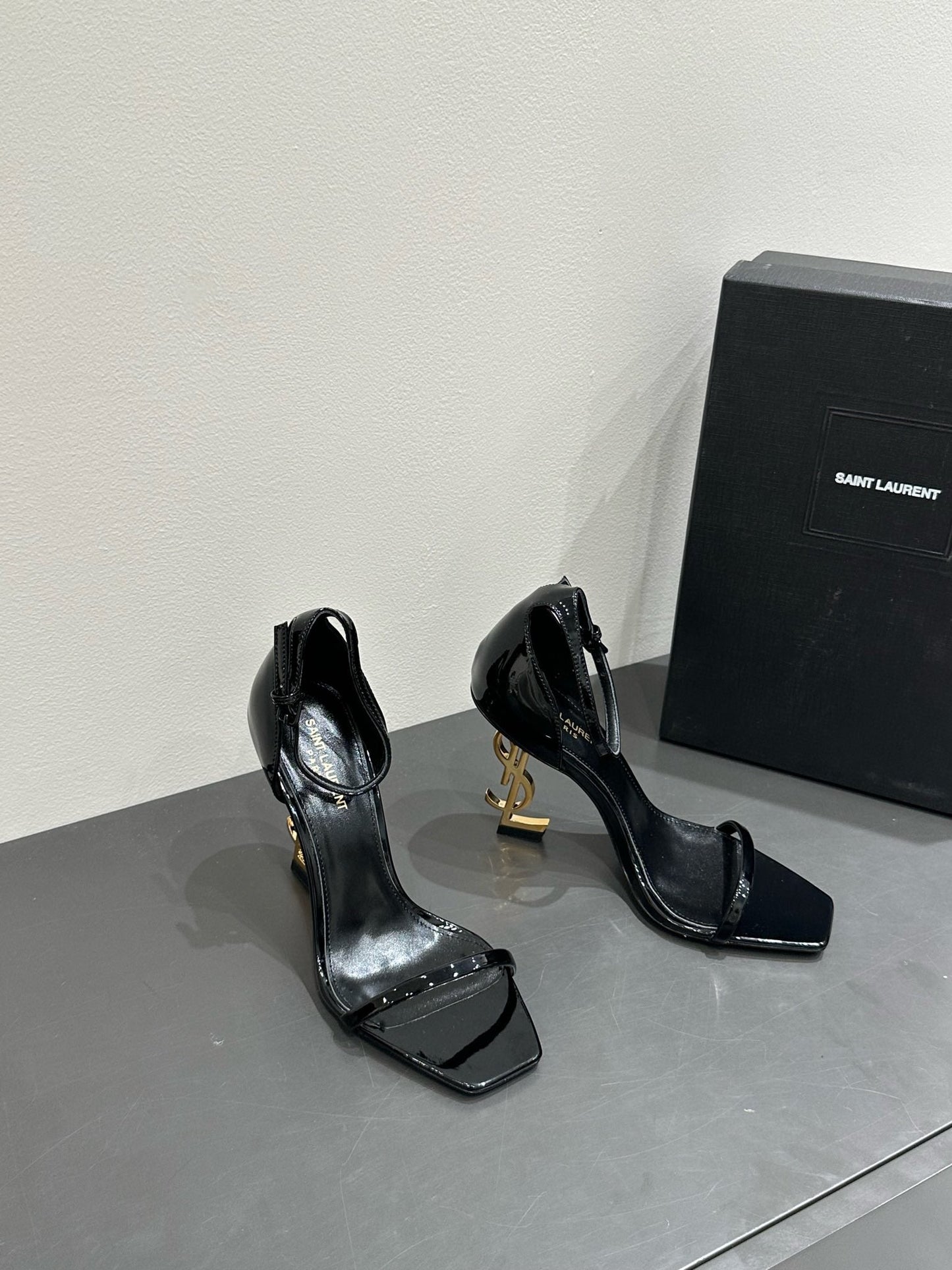 YSL HEELED SANDALS 25S 105 MM IN BLACK GLOSSY LAMBSKIN WITH GOLD HARDWARE - 34
