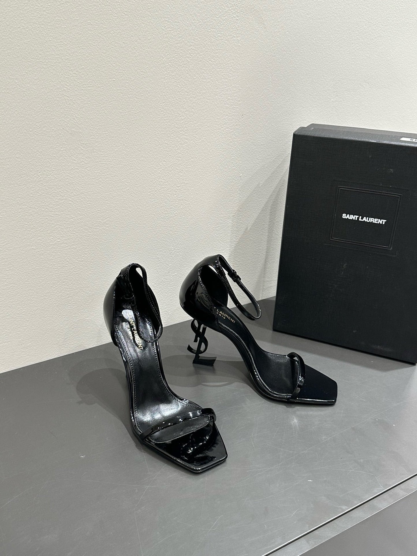 YSL HEELED SANDALS 25S 105 MM IN BLACK GLOSSY LAMBSKIN - 34