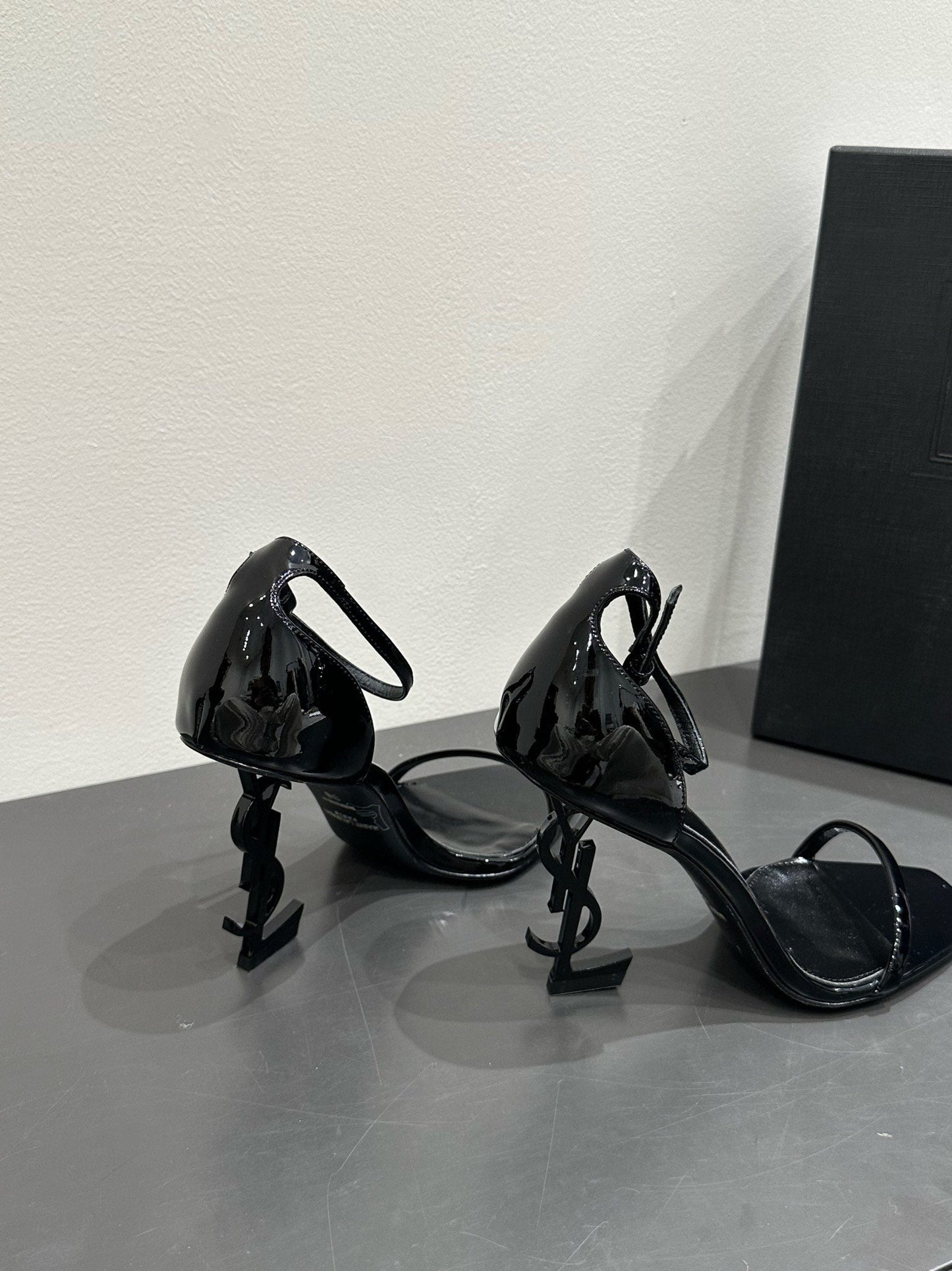 YSL HEELED SANDALS 25S 105 MM IN BLACK GLOSSY LAMBSKIN - 34