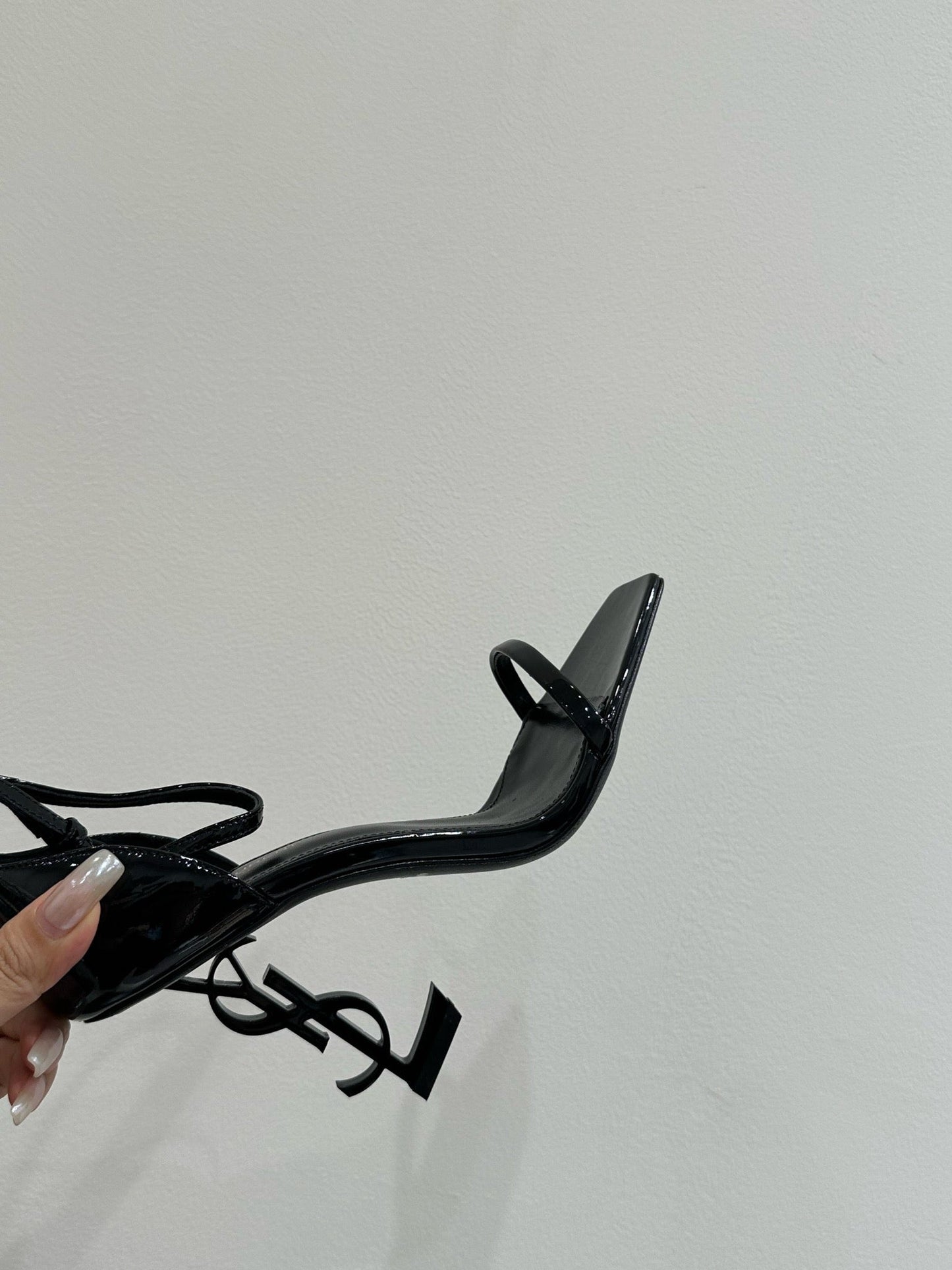 YSL HEELED SANDALS 25S 105 MM IN BLACK GLOSSY LAMBSKIN - 34