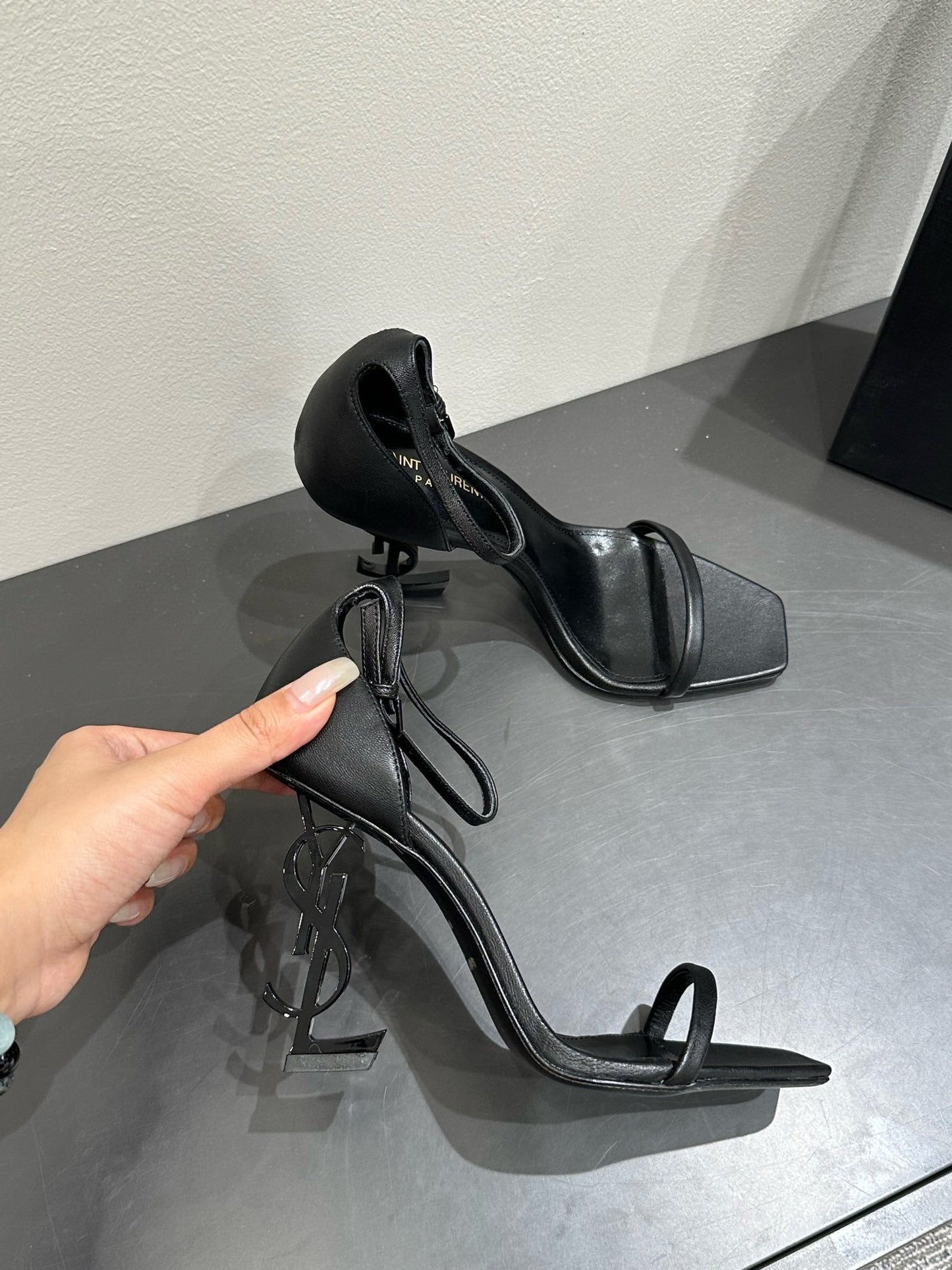 YSL HEELED SANDALS 25S 105 MM IN BLACK LAMBSKIN - 34