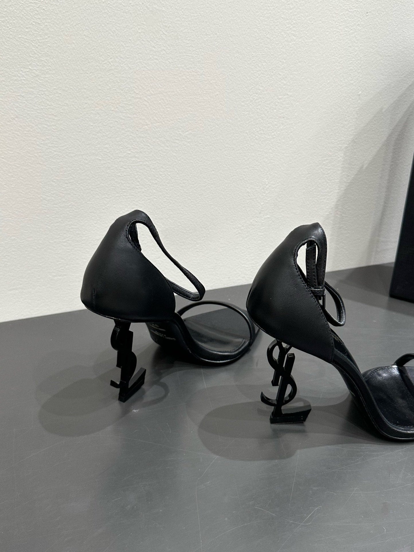YSL HEELED SANDALS 25S 105 MM IN BLACK LAMBSKIN - 34
