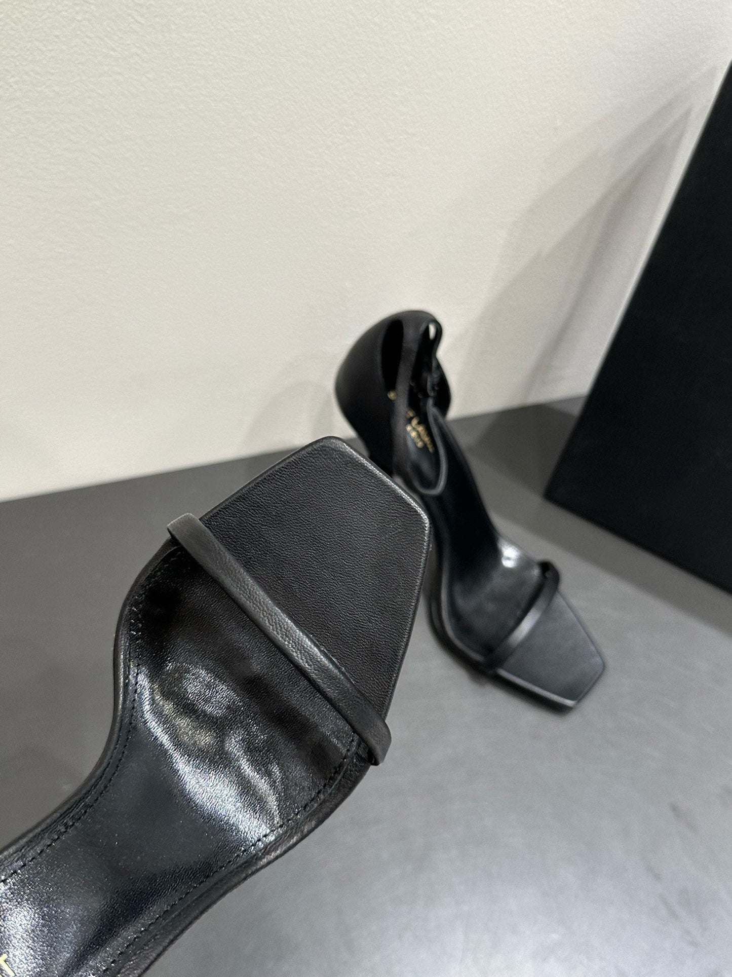 YSL HEELED SANDALS 25S 105 MM IN BLACK LAMBSKIN - 34