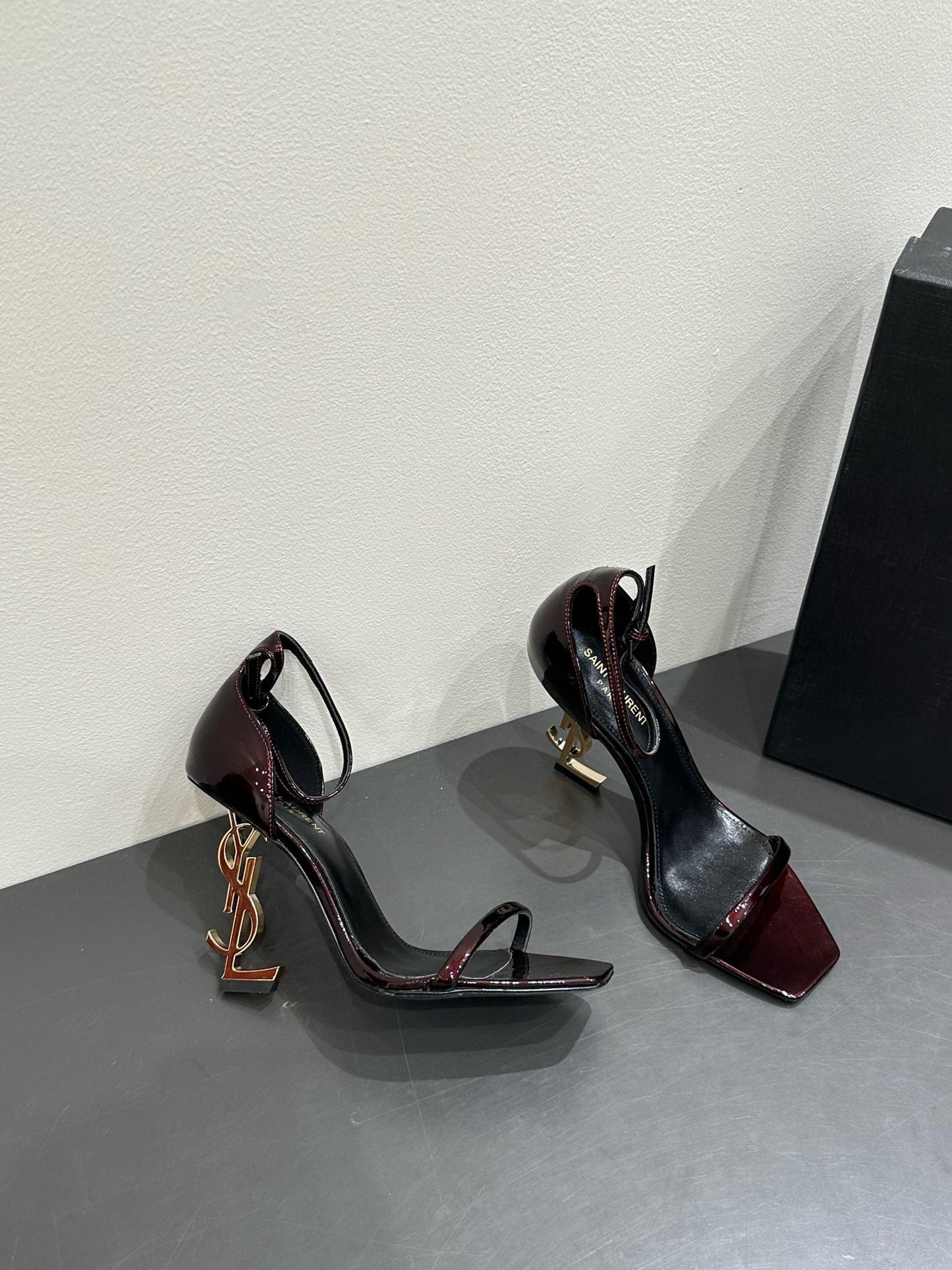 YSL HEELED SANDALS 25S 105 MM IN DARK RED GLOSSY LAMBSKIN - 34