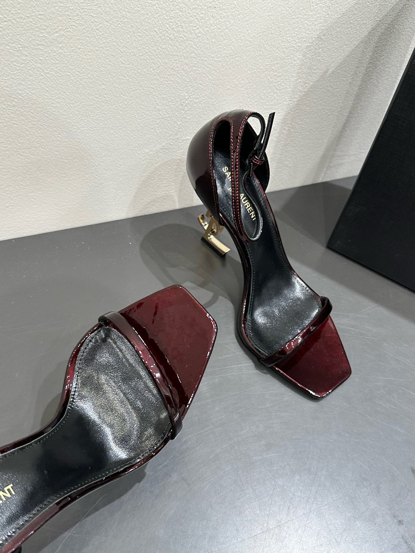 YSL HEELED SANDALS 25S 105 MM IN DARK RED GLOSSY LAMBSKIN - 34