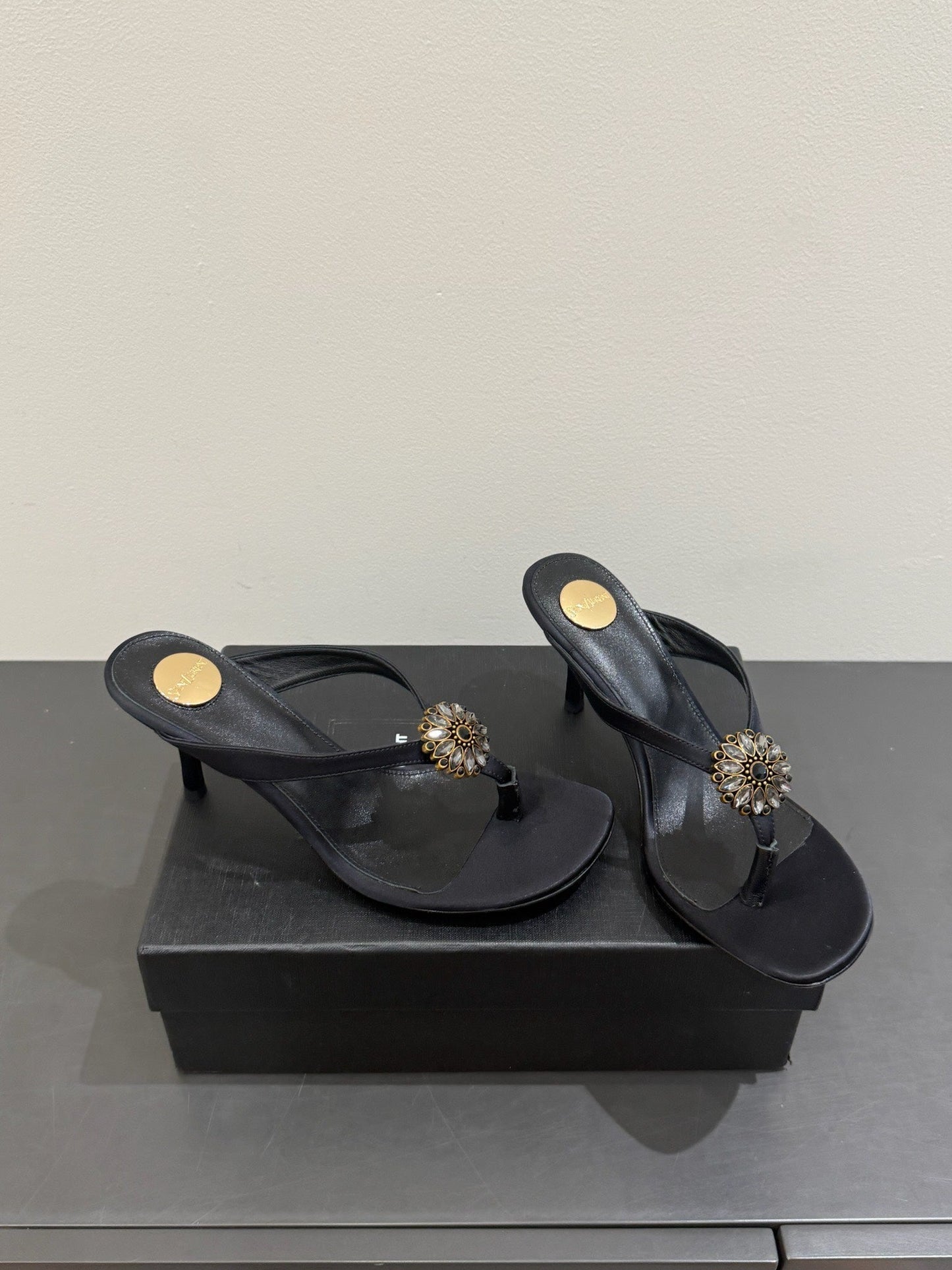 YSL HEELED THONG SANDALS 25S IN BLACK SATIN WITH CRYSTAL - 35
