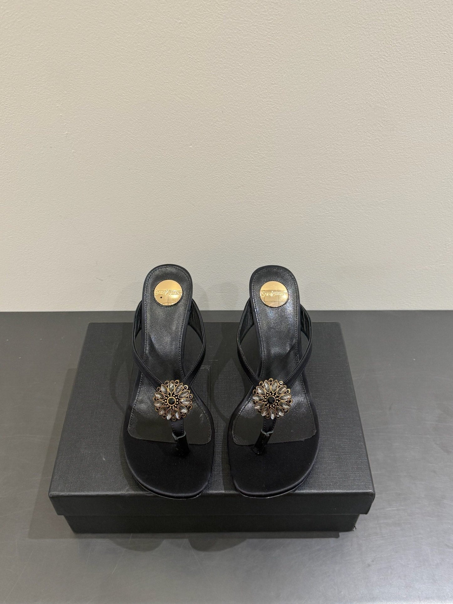 YSL HEELED THONG SANDALS 25S IN BLACK SATIN WITH CRYSTAL - 35