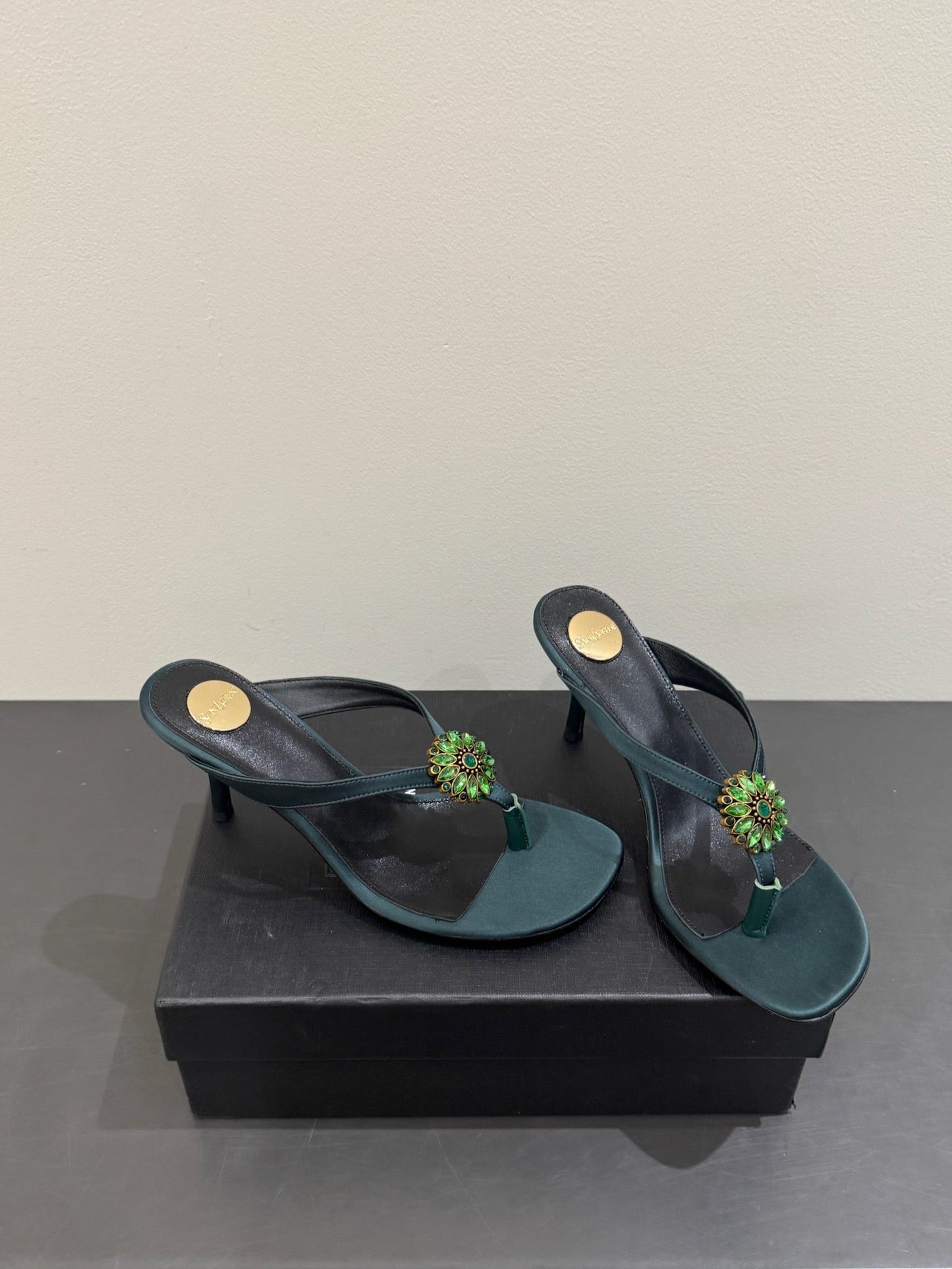 YSL HEELED THONG SANDALS 25S IN DARK ARMY GREEN SATIN WITH CRYSTAL - 35