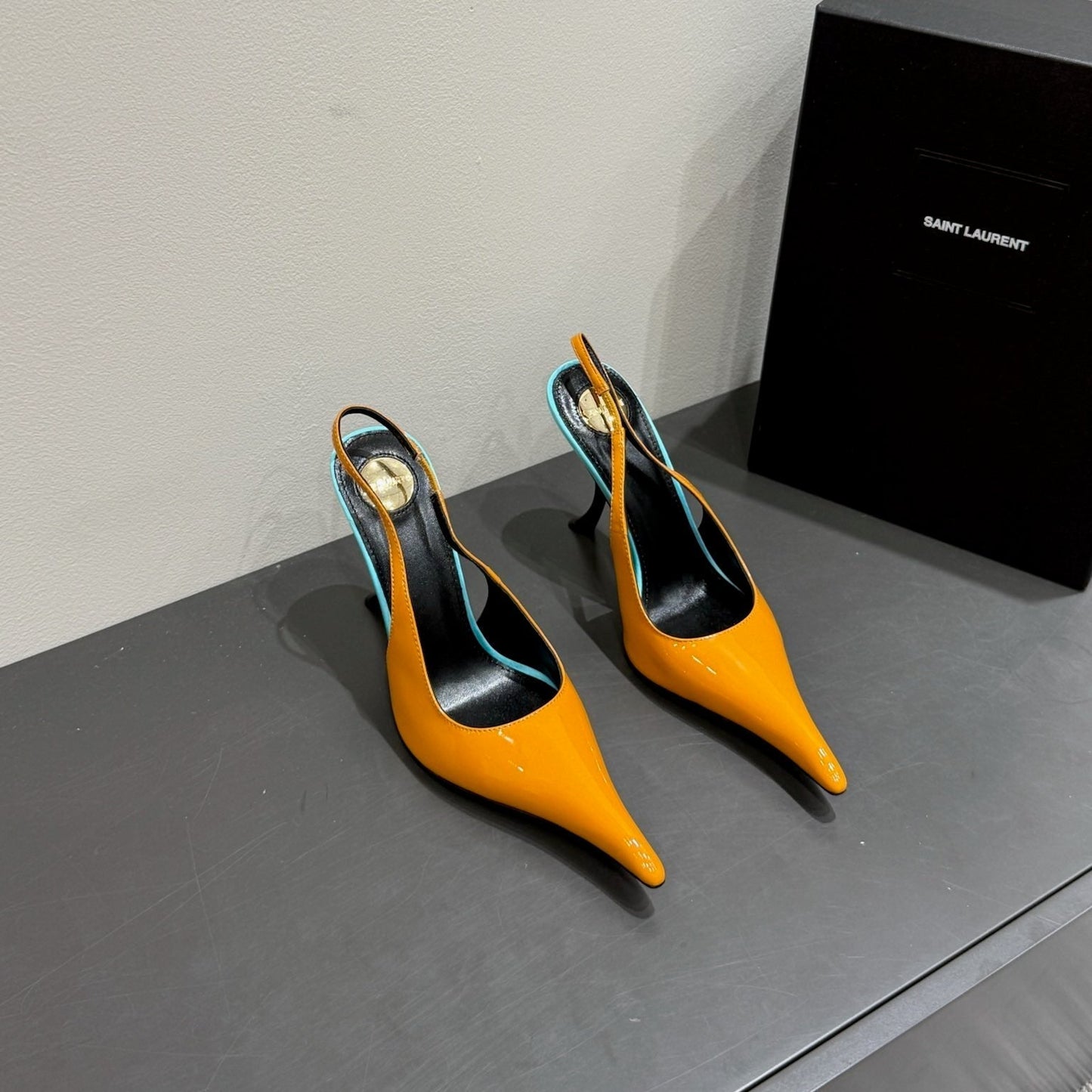 YSL HIGH SLINGBACK 25S IN ENERGY ORANGE GLOSSY LAMBSKIN - 35