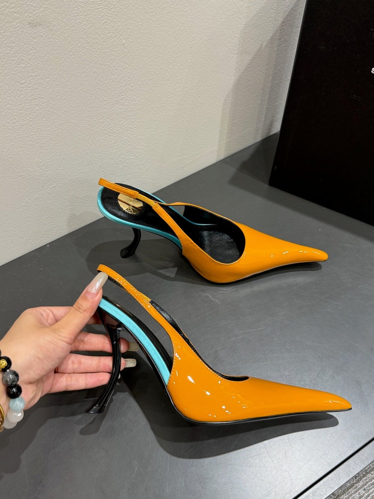 YSL HIGH SLINGBACK 25S IN ENERGY ORANGE GLOSSY LAMBSKIN - 35