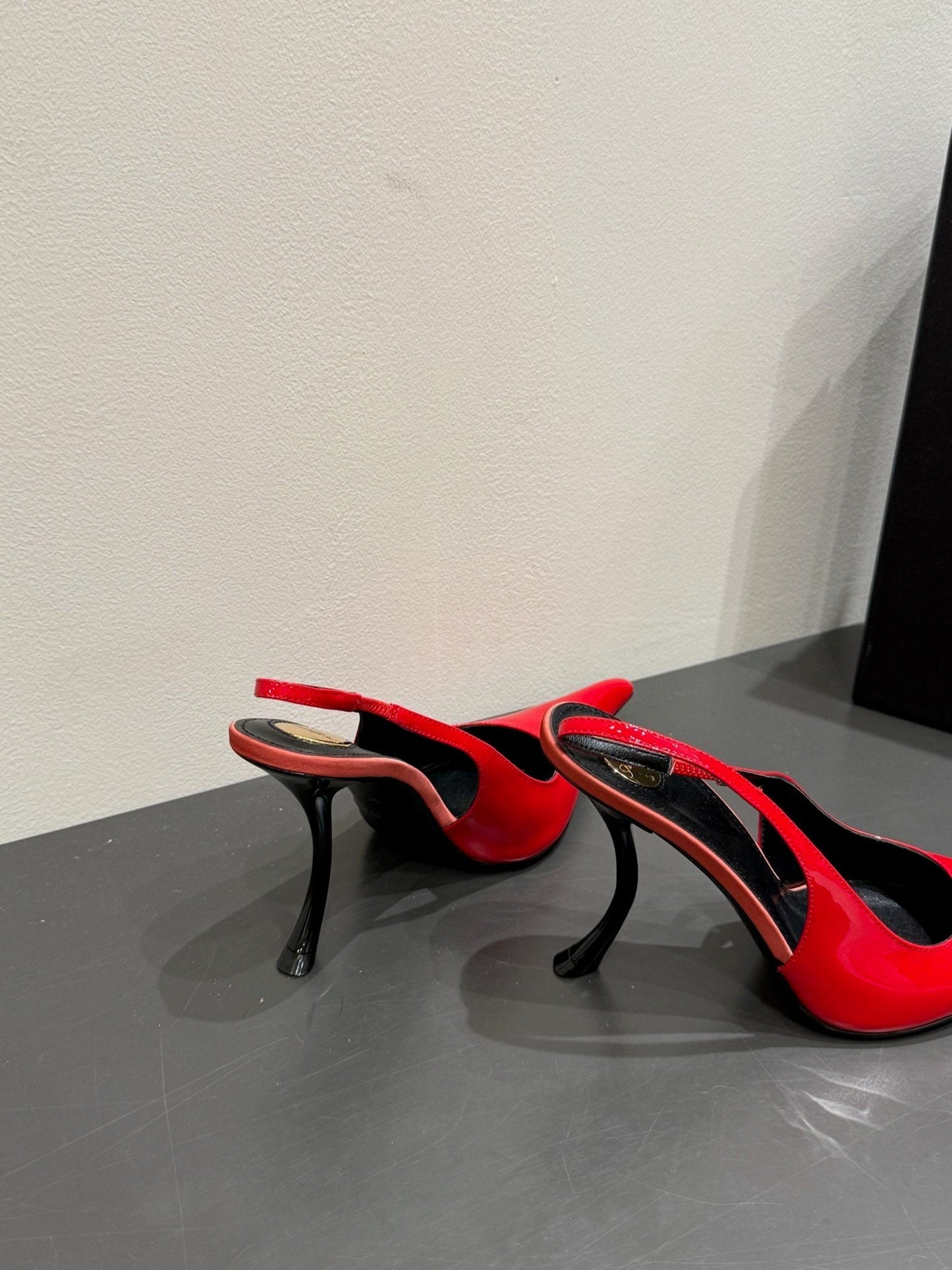 YSL HIGH SLINGBACK 25S IN RED GLOSSY LAMBSKIN - 35