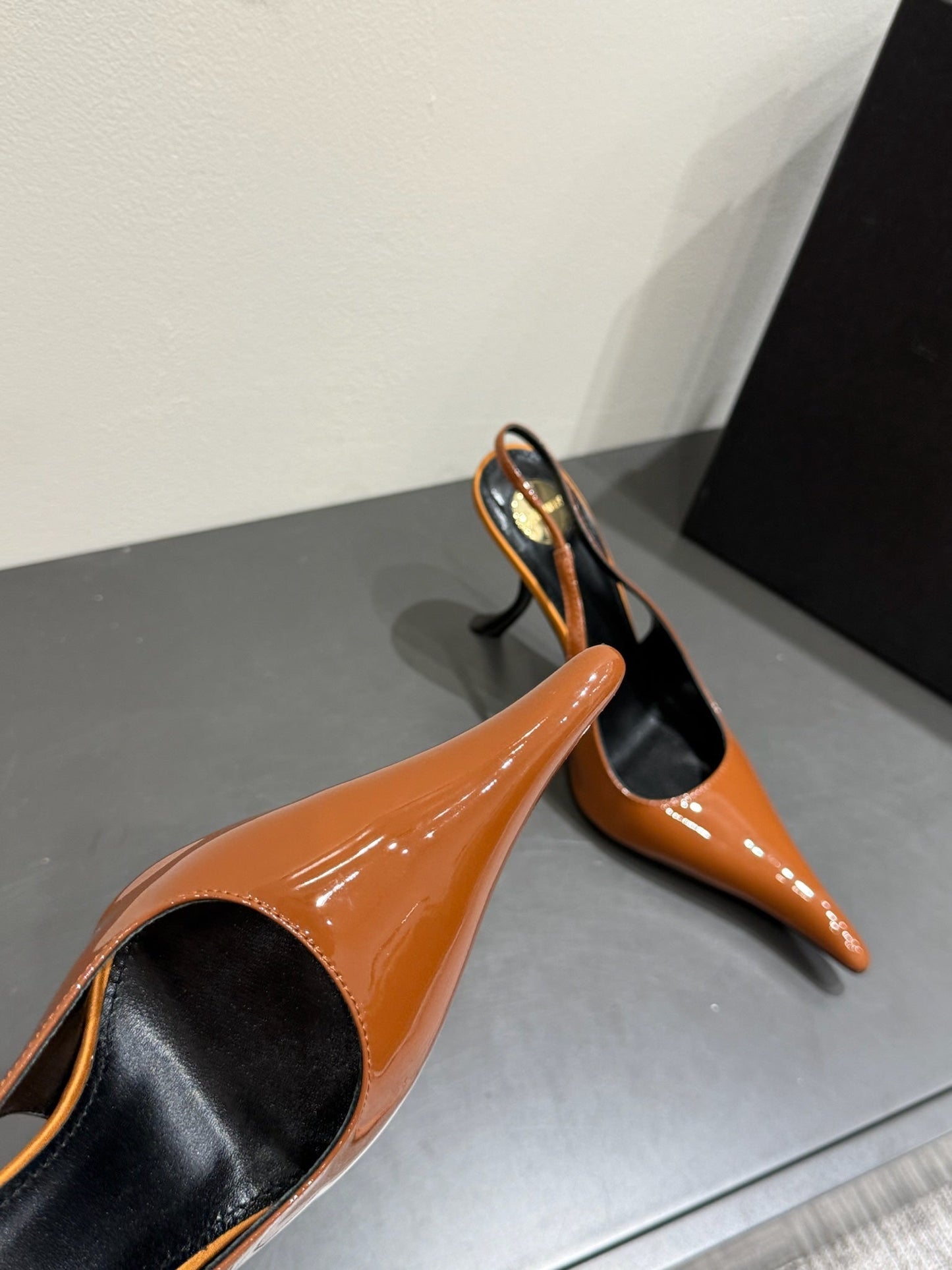 YSL HIGH SLINGBACK 25S IN BURNT ORANGE GLOSSY LAMBSKIN - 35
