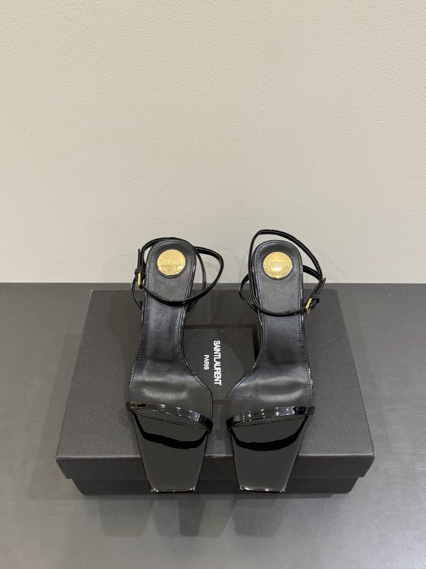 YSL KITTEN HEEL SANDALS 25S IN BLACK GLOSSY LAMBSKIN - 35