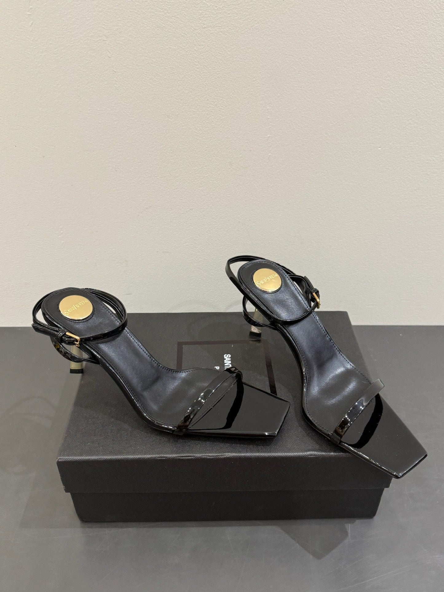 YSL KITTEN HEEL SANDALS 25S IN BLACK GLOSSY LAMBSKIN - 35
