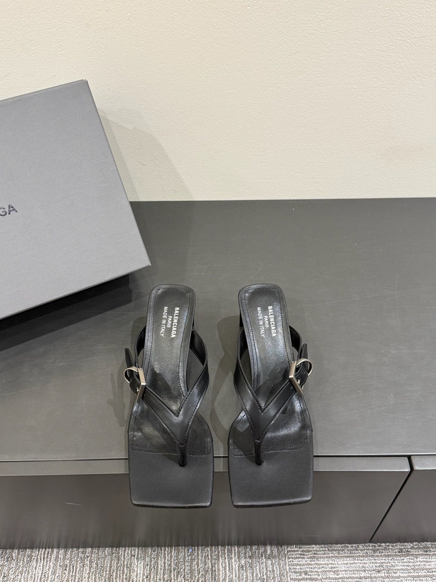 BALENCIAGA 25S HIGH-HEELED FLIP-FLOPS IN BLACK CALFSKIN WITH SILVER HARDWARE - 35