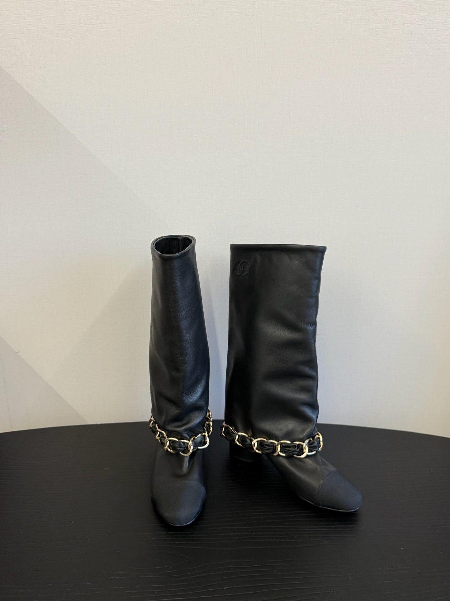 CC BOOTS IN BLACK CALFSKIN WITH CHAIN - 35