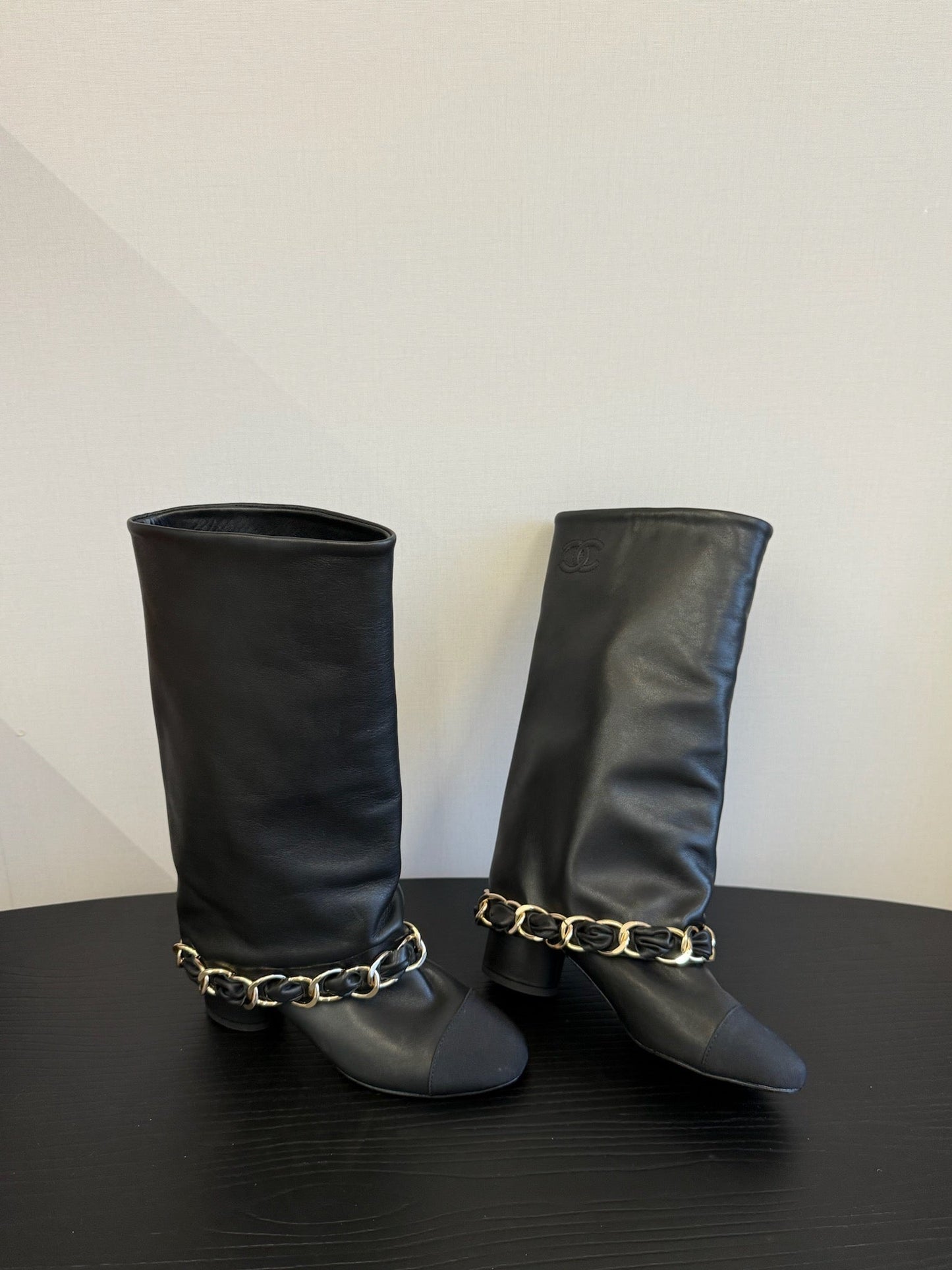 CC BOOTS IN BLACK CALFSKIN WITH CHAIN - 35
