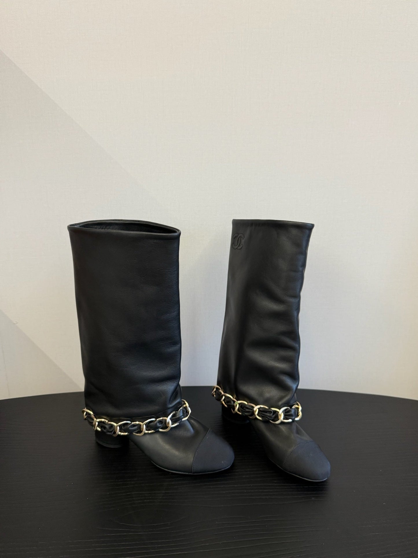 CC BOOTS IN BLACK CALFSKIN WITH CHAIN - 35
