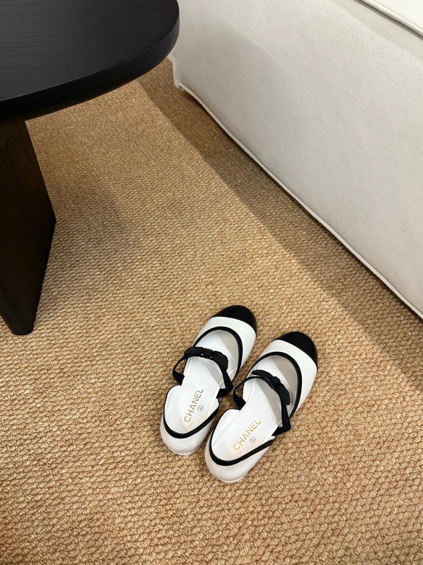 CHANEL 26S MARY JANE SLINGBACK FLATS IN WHITE AND BLACK CALFSKIN CAP TOE RIBBON STRAP