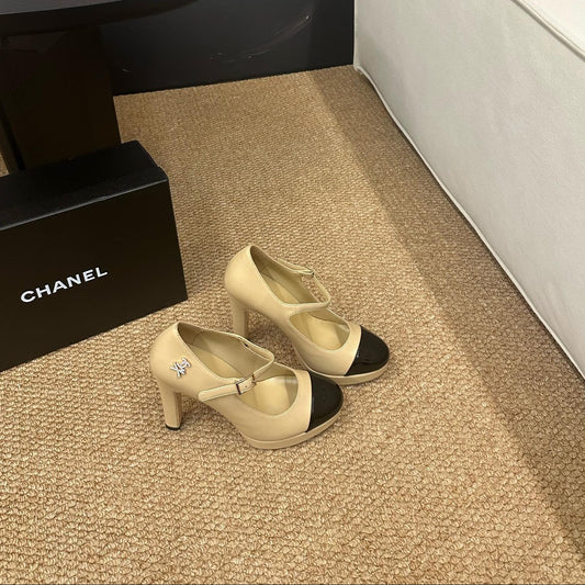 CHANEL 26S ТУФЛІ МЕРІ ДЖЕЙН З БЕЖЕВОЇ ТЕЛЯЧОЇ ШКІРИ З ЧОРНИМ МИСОМ