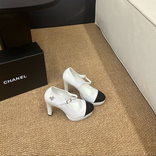ТУФЛІ МЕРІ ДЖЕЙН CHANEL 26S З БІЛОЇ ТЕЛЯЧОЇ ШКІРИ З ЧОРНИМ МИСОМ