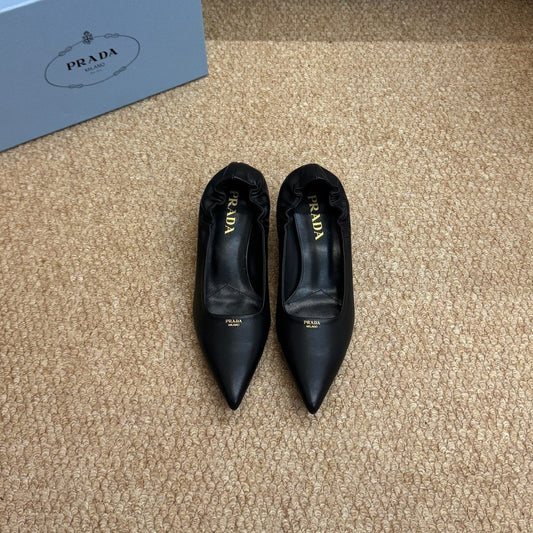 PRADA 26S ГОСТРОНОСІ ТУФЛІ-ЛОДОЧКИ 50 ММ З ЧОРНОЇ ТЕЛЯЧОЇ ШКІРИ