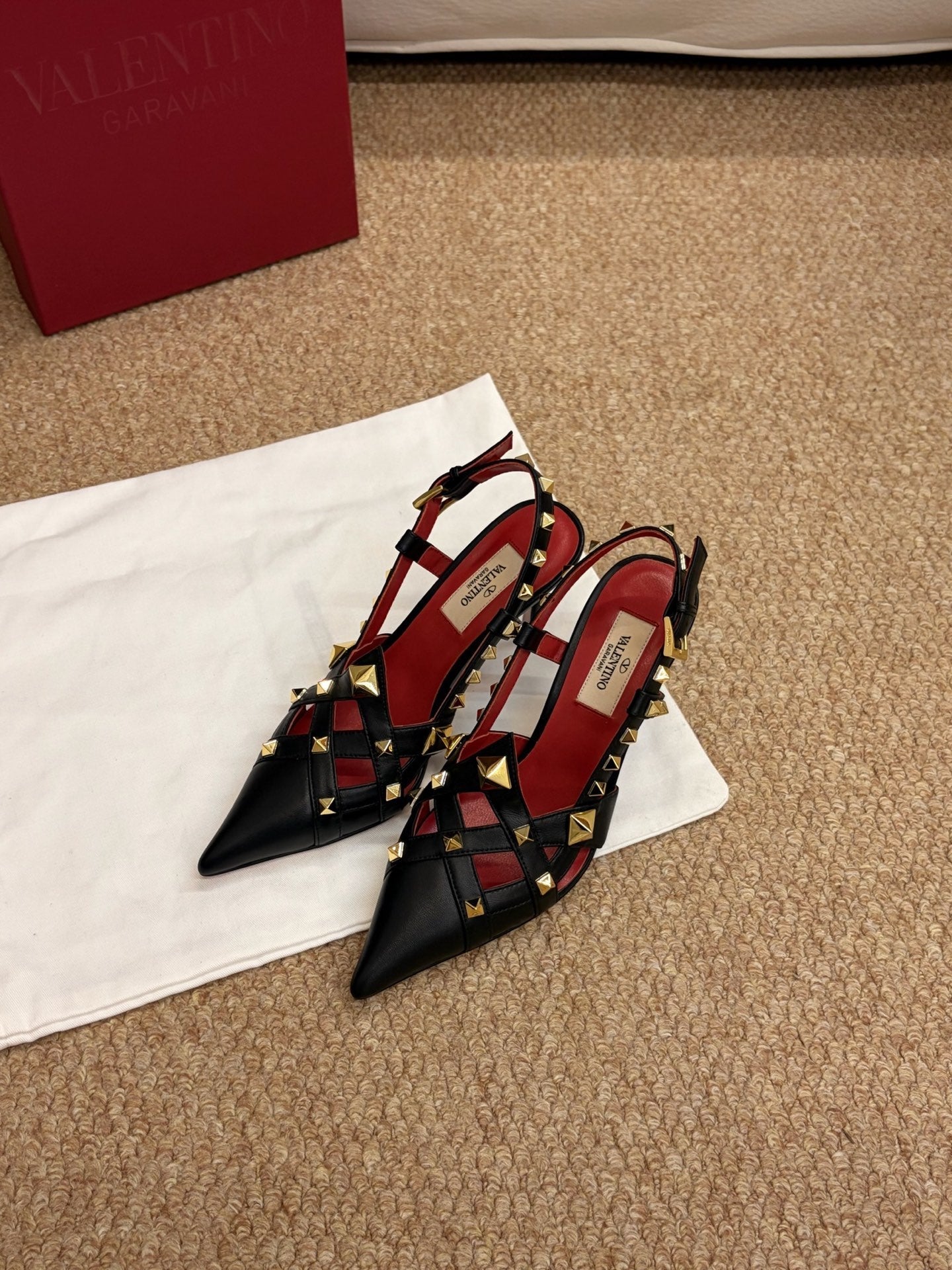 VALENTINO 26S ROCKSTUD SLINGBACK HEELS IN BLACK CALFSKIN