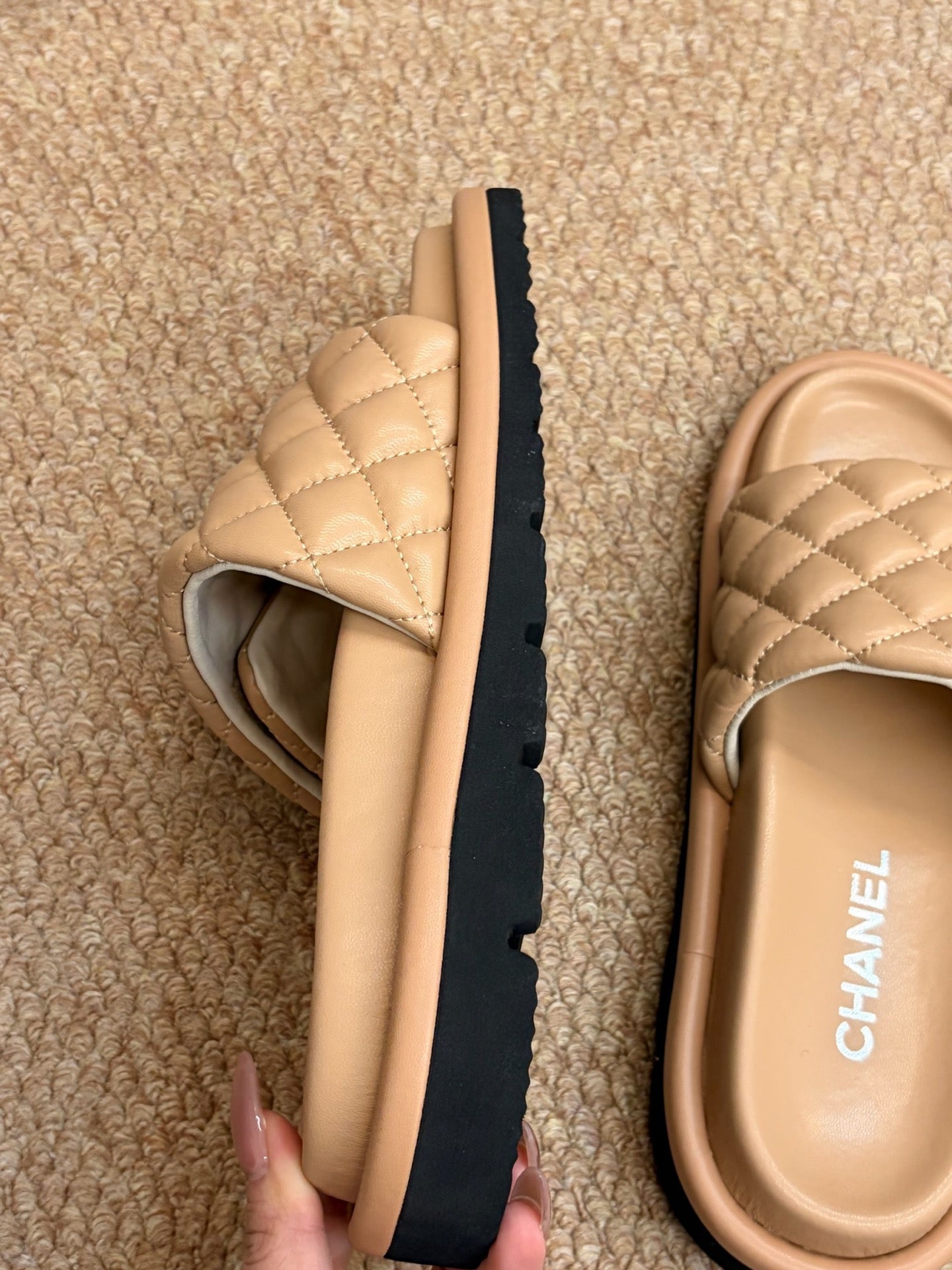 CHANEL 26S SLIDE SANDALS IN BEIGE QUILTED CALFSKIN SILVER HARDWARE
