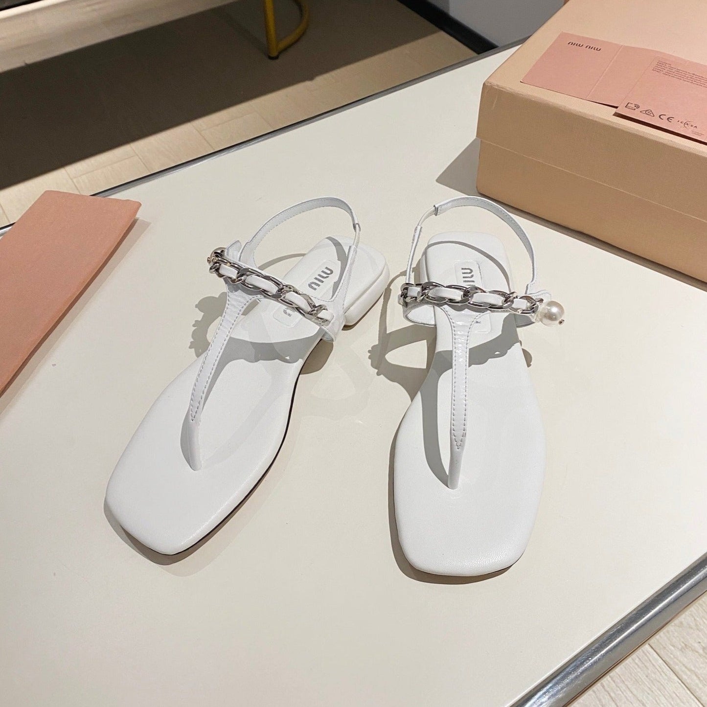 PEARL CHAIN FLIP-FLOPS SNOW COLOR LEATHER - 35