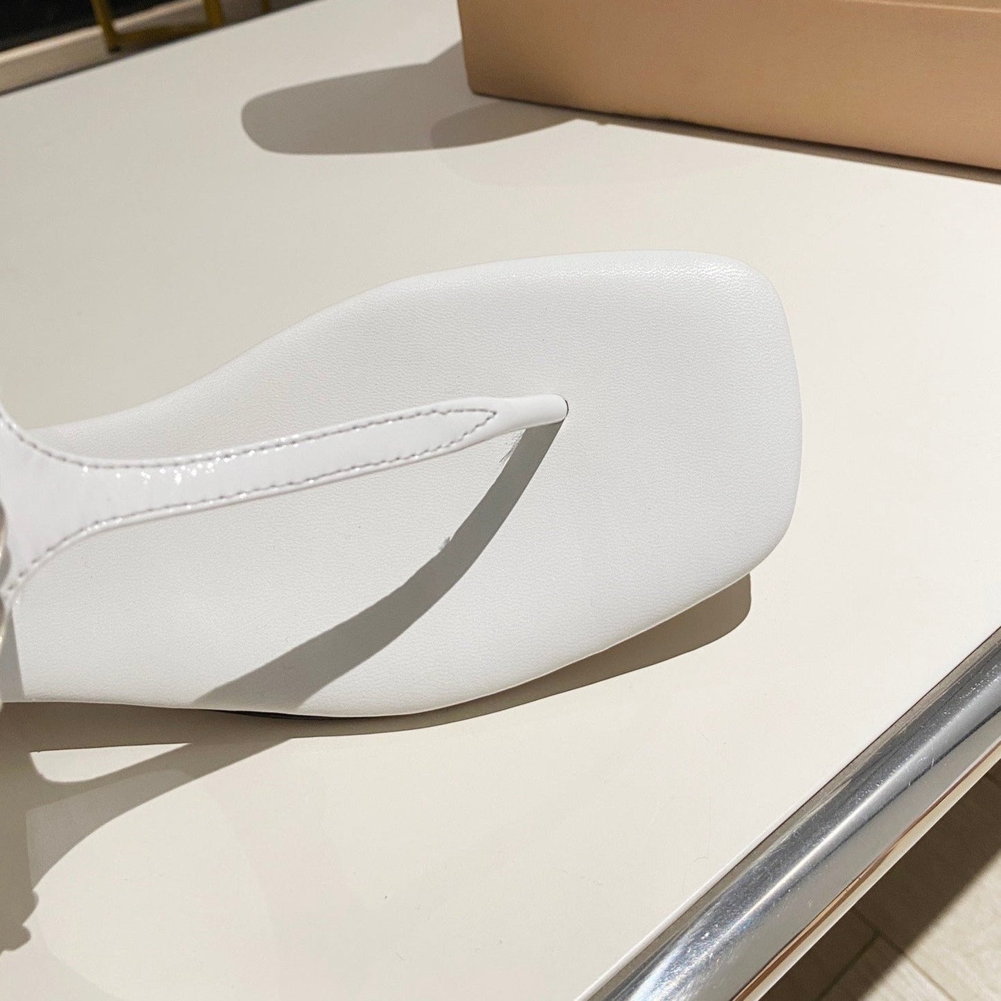 PEARL CHAIN FLIP-FLOPS SNOW COLOR LEATHER - 35
