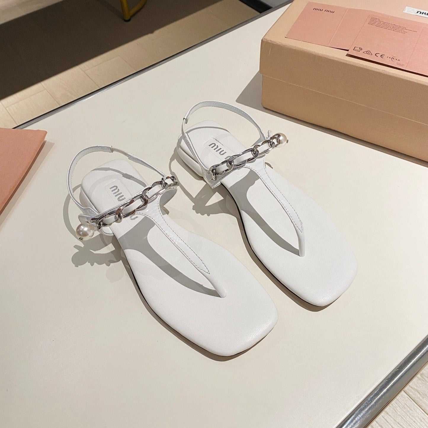 PEARL CHAIN FLIP-FLOPS SNOW COLOR LEATHER - 35