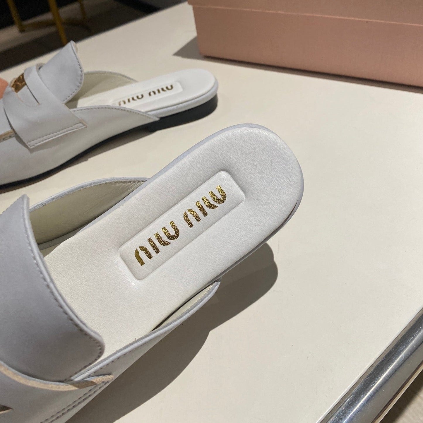 MULES SLIPPERS WHITE COWHIDE WITH GOLD COIN - 34