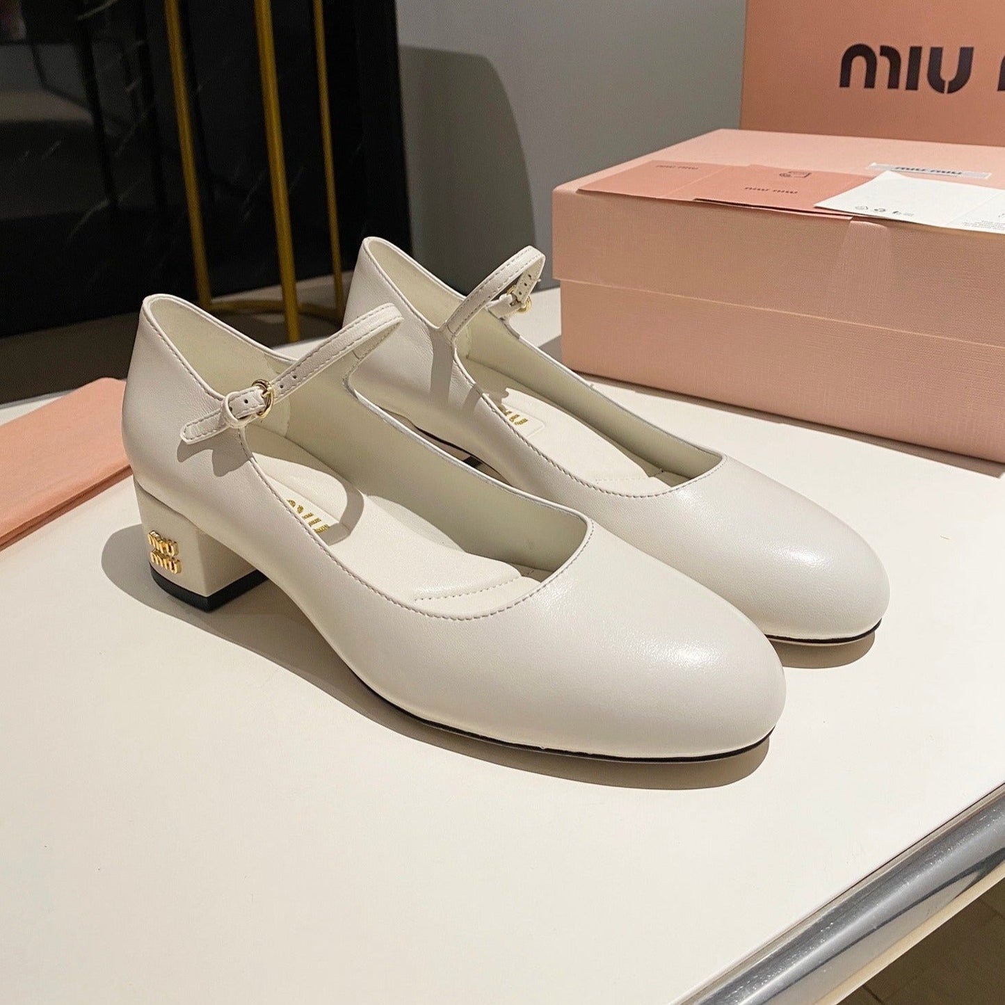 MARY JANE SHOES CLASSIC WHITE SHEEPSKIN - 35