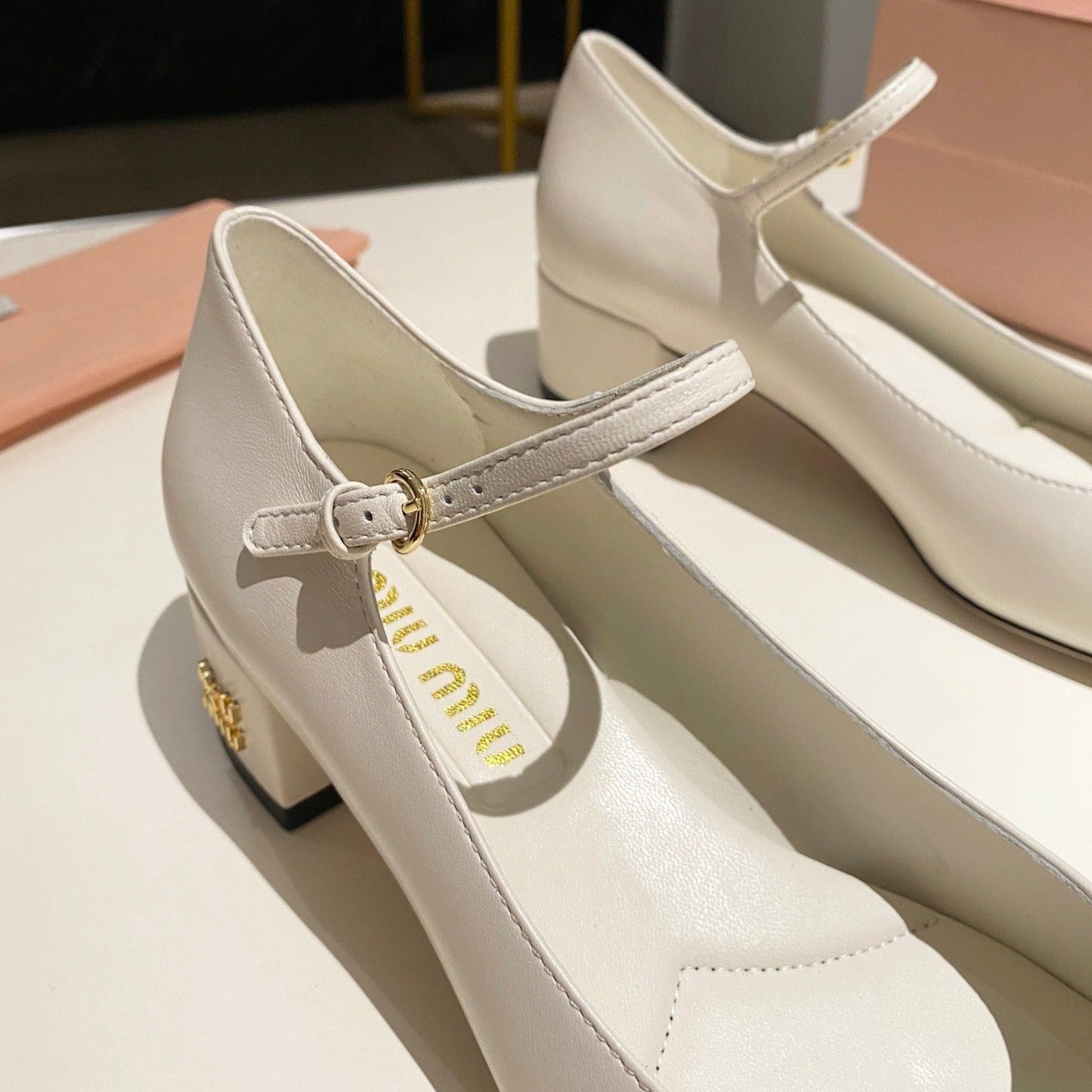 MARY JANE SHOES CLASSIC WHITE SHEEPSKIN - 35