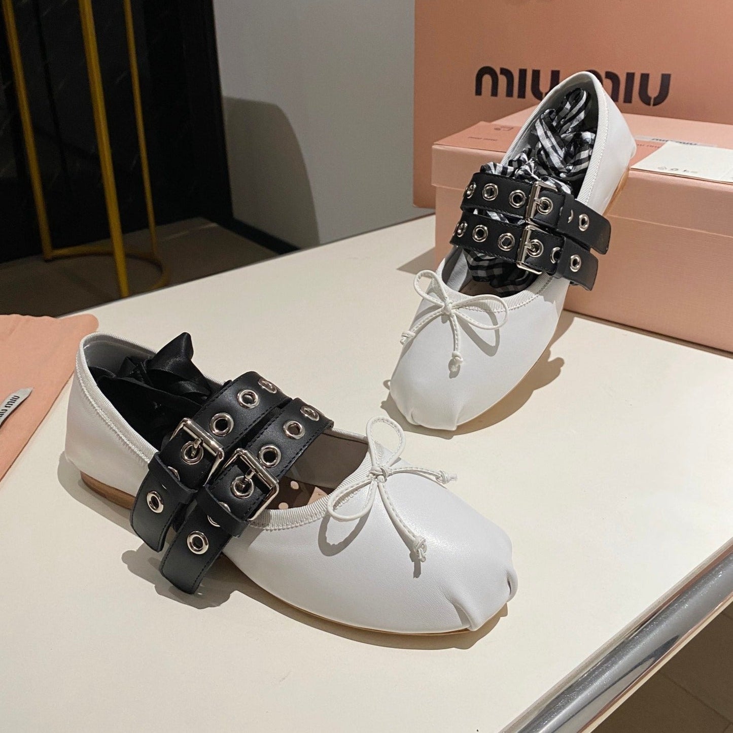 BALLET FLAT SHOES WHITE LAMBSKIN WITH UNIQUE BLACK STRAPS - 35