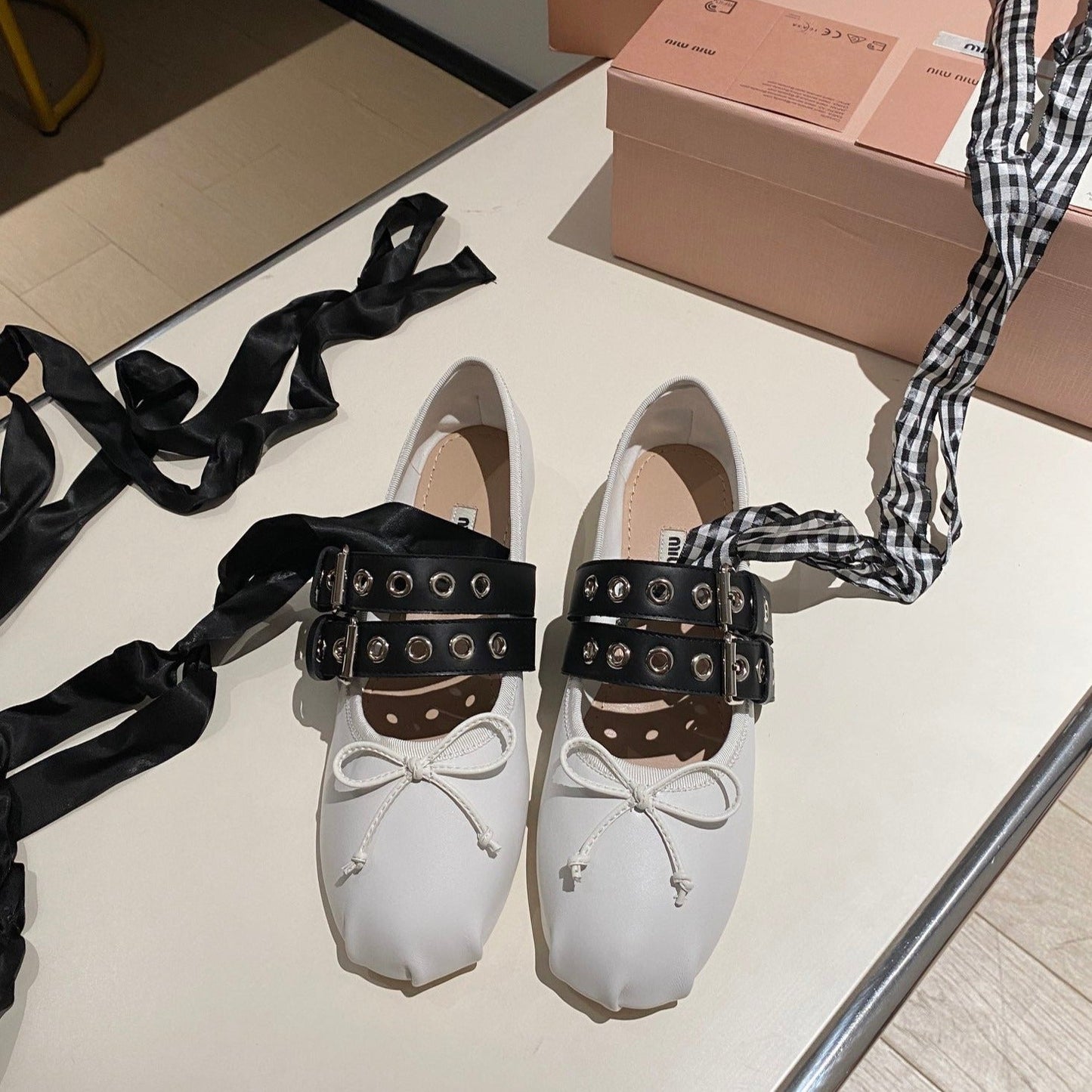 BALLET FLAT SHOES WHITE LAMBSKIN WITH UNIQUE BLACK STRAPS - 35