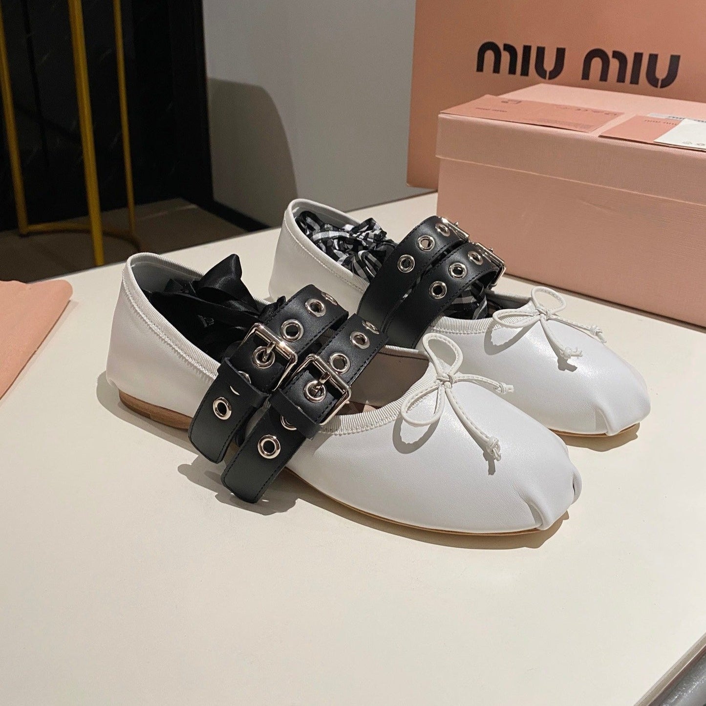 BALLET FLAT SHOES WHITE LAMBSKIN WITH UNIQUE BLACK STRAPS - 35