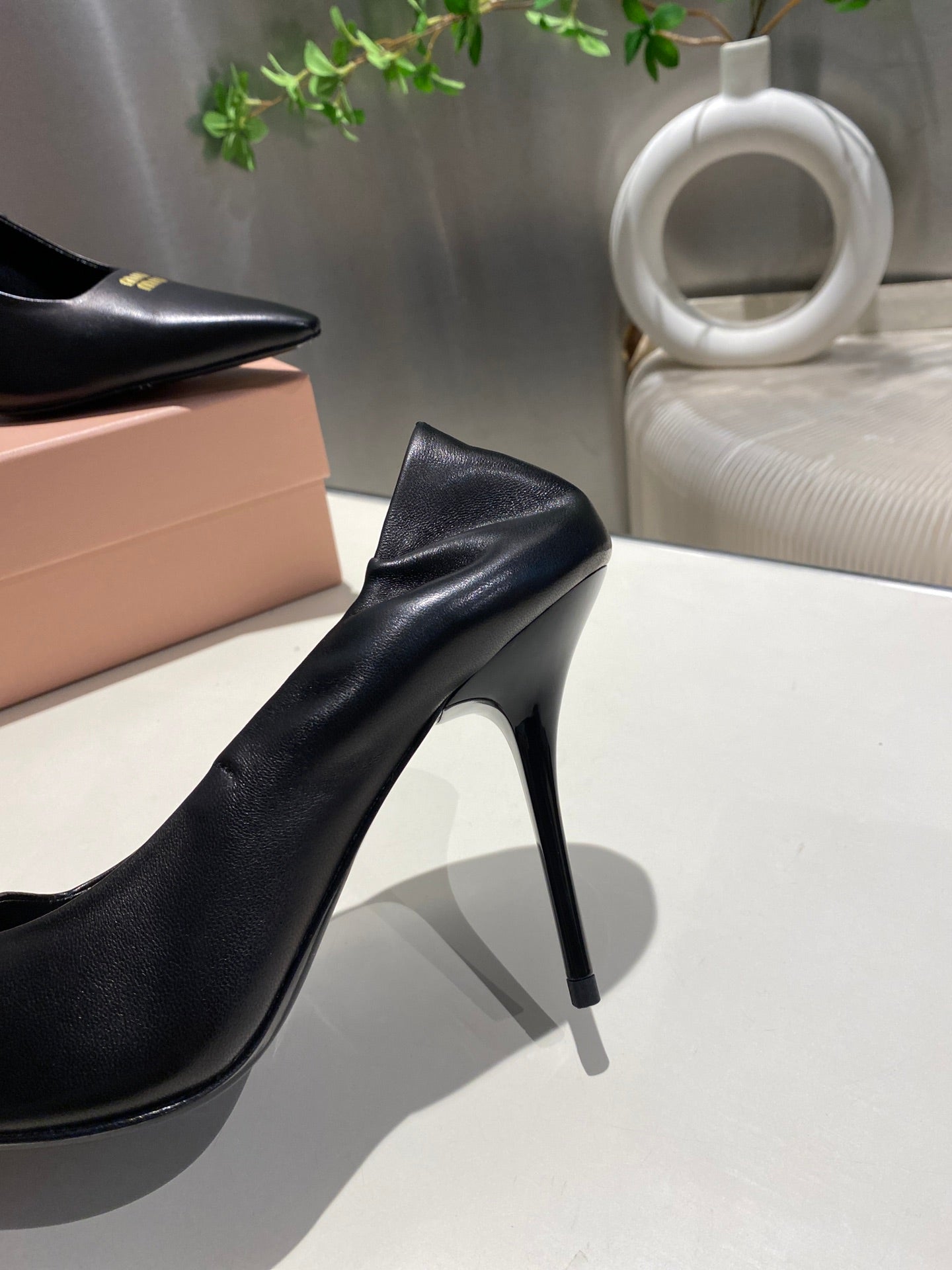 POINTED-TOE HIGH HEEL PUMPS IN BLACK SMOOTH LAMBSKIN - 34