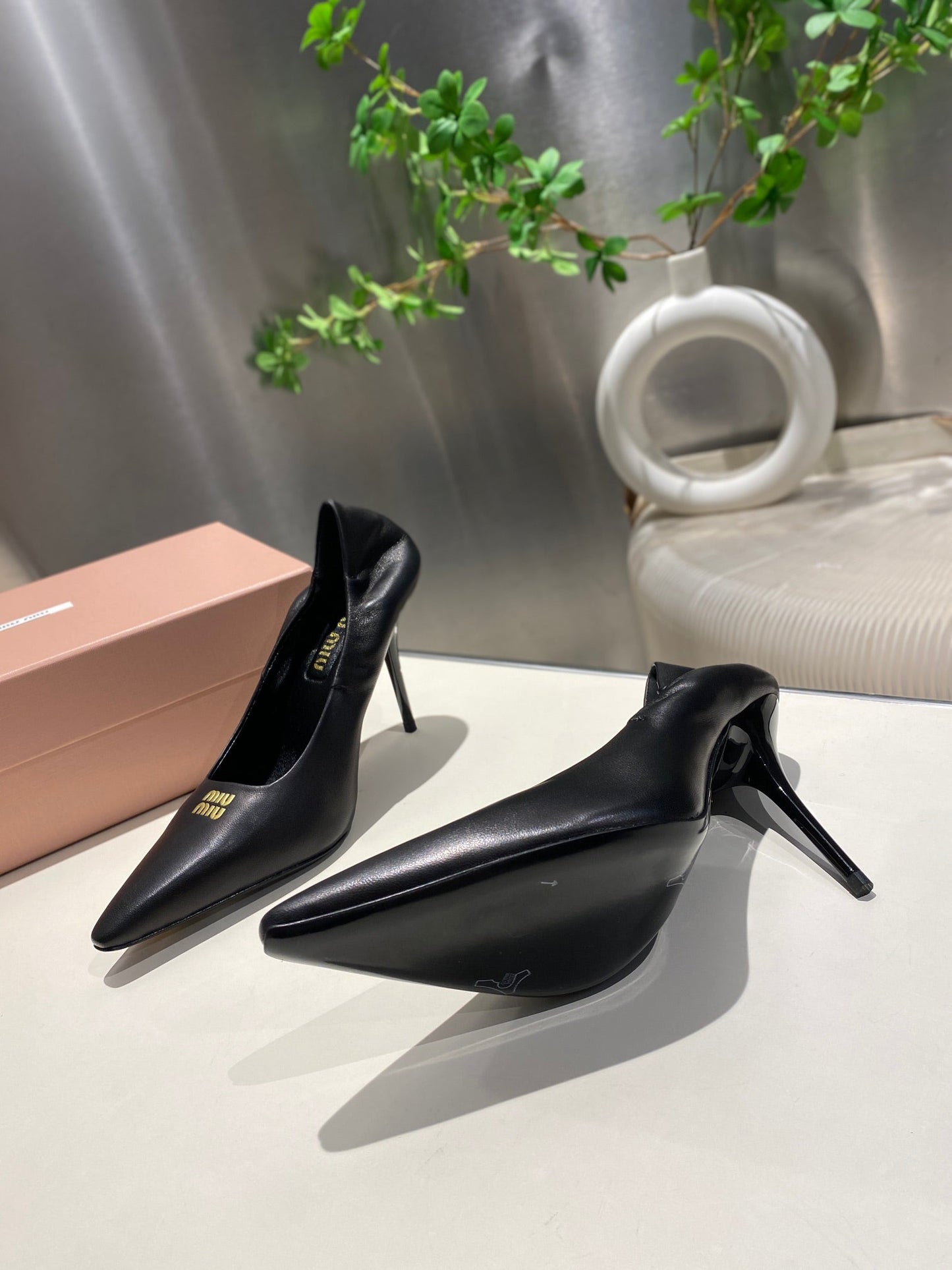 POINTED-TOE HIGH HEEL PUMPS IN BLACK SMOOTH LAMBSKIN - 34
