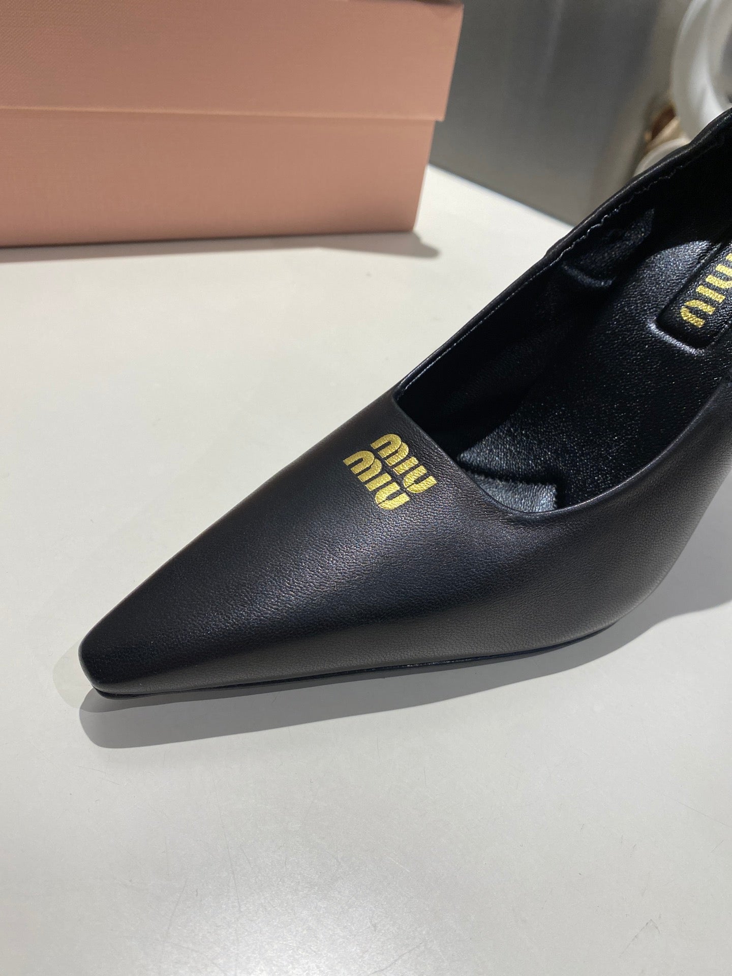 POINTED-TOE HIGH HEEL PUMPS IN BLACK SMOOTH LAMBSKIN - 34
