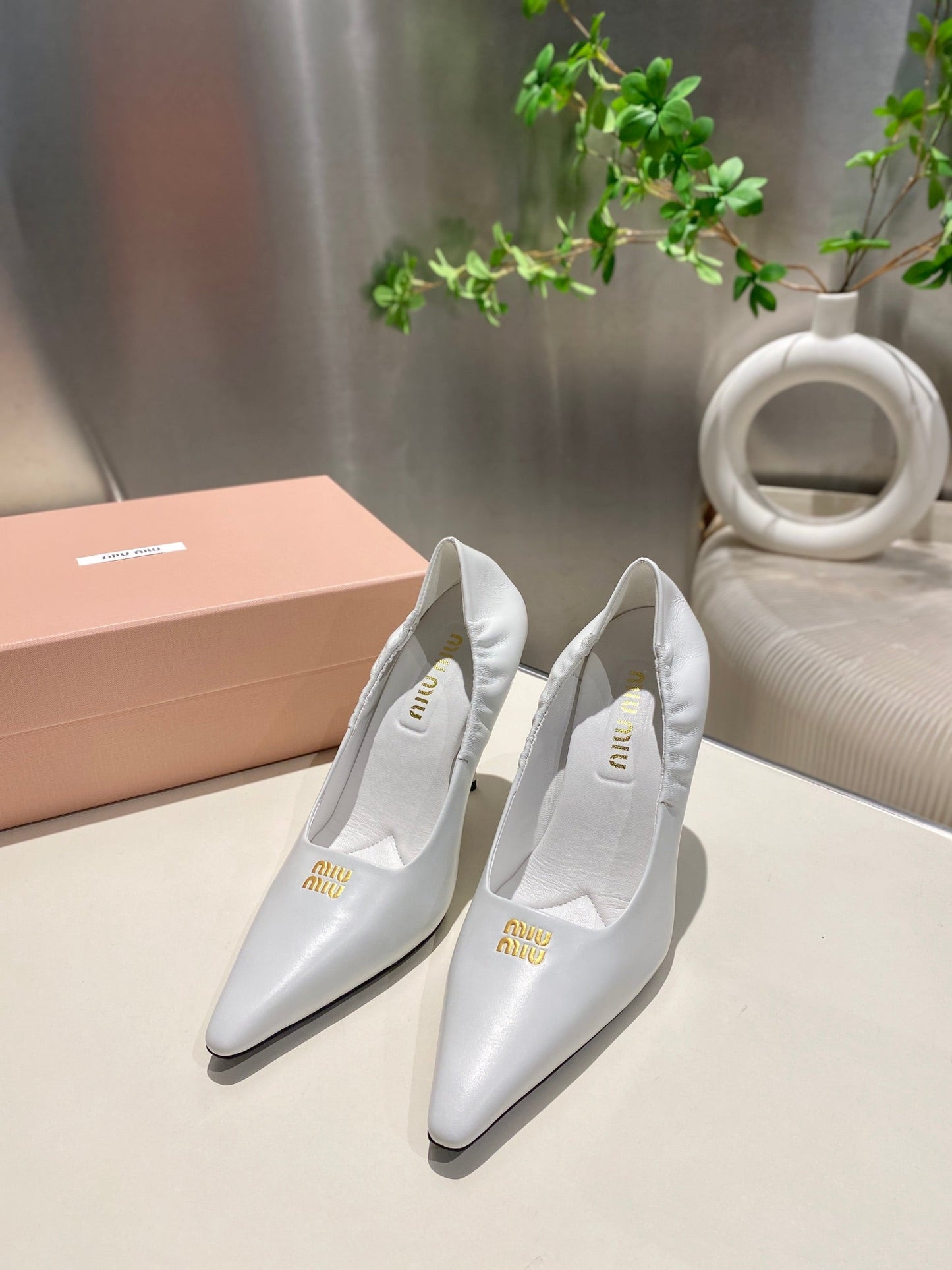 POINTED-TOE HIGH HEEL PUMPS IN WHITE SMOOTH LAMBSKIN - 34