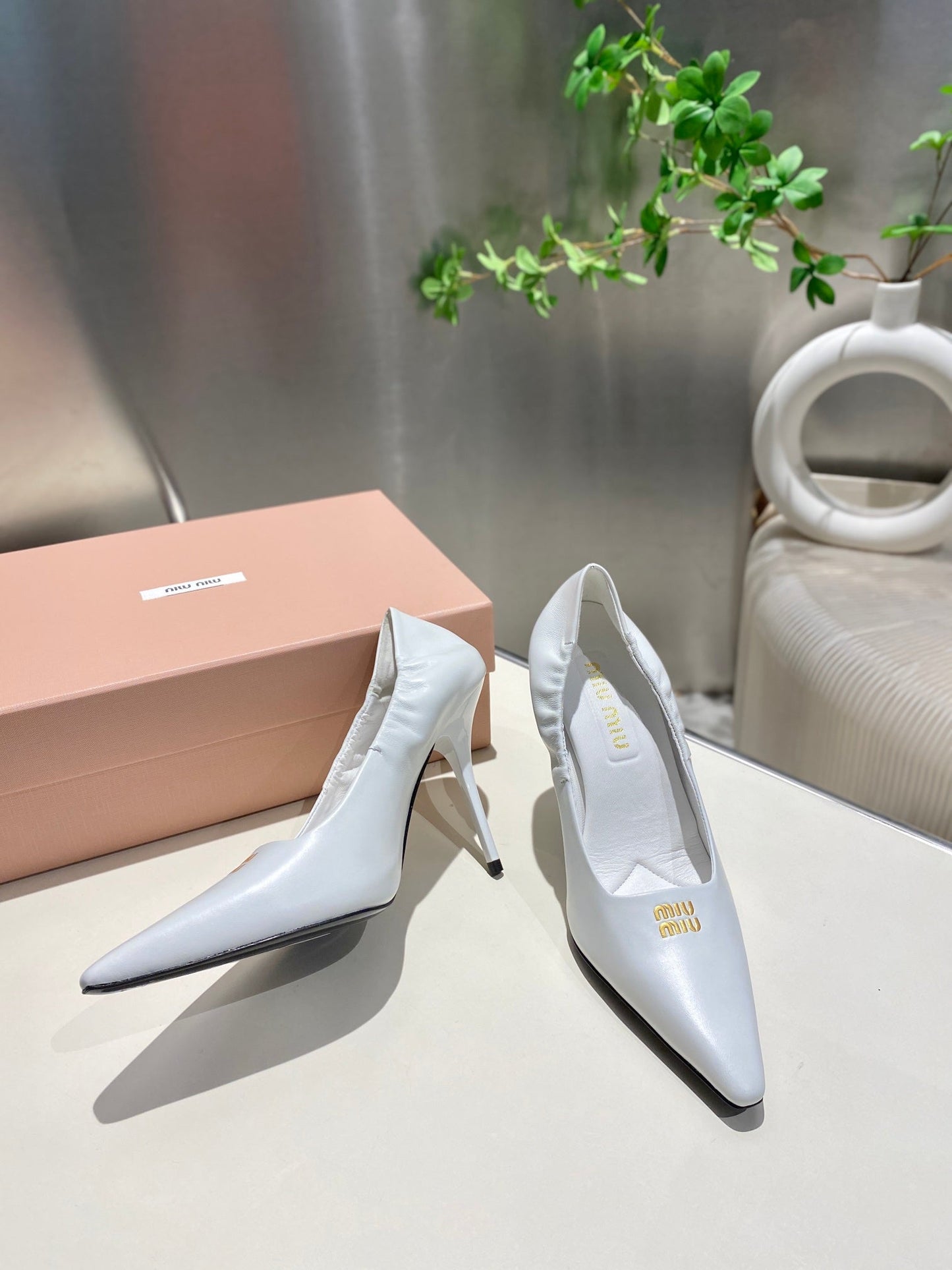 POINTED-TOE HIGH HEEL PUMPS IN WHITE SMOOTH LAMBSKIN - 34