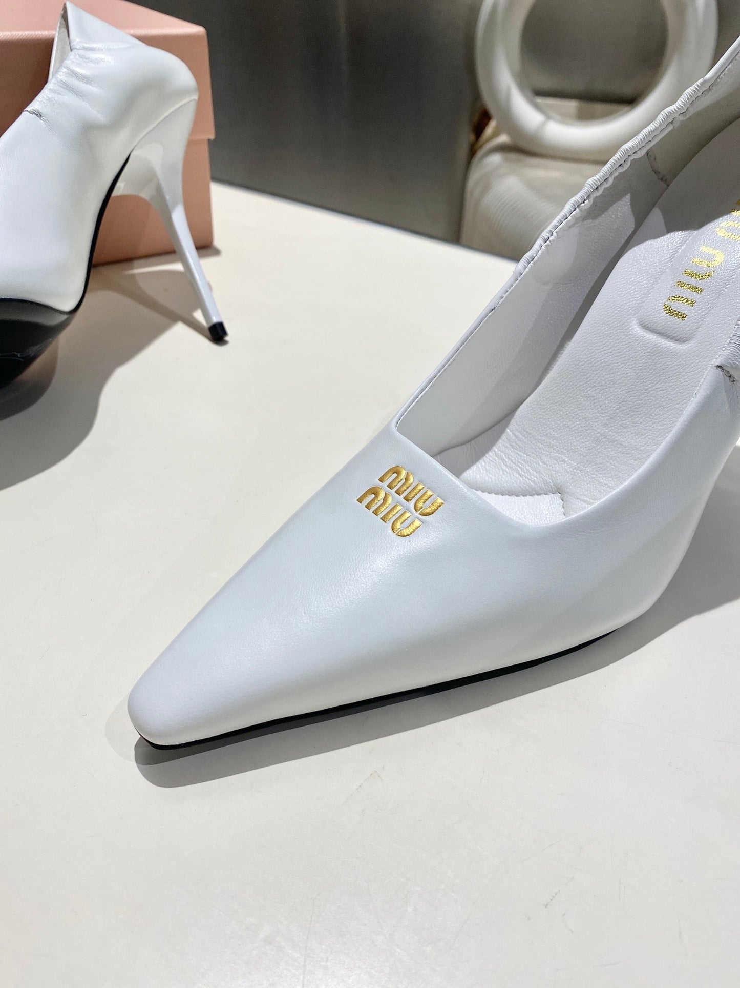 POINTED-TOE HIGH HEEL PUMPS IN WHITE SMOOTH LAMBSKIN - 34