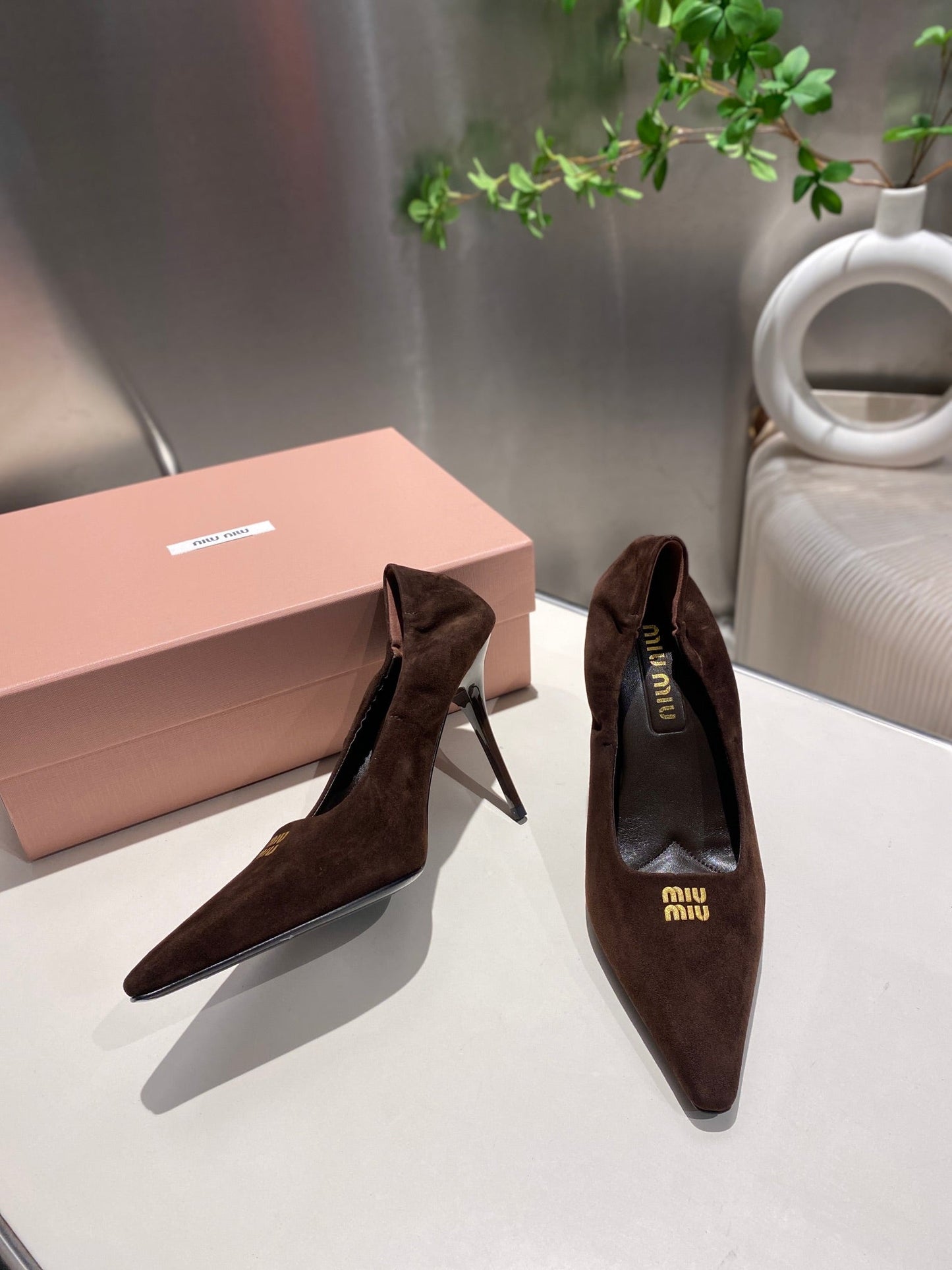 POINTED-TOE HIGH HEEL PUMPS IN CHOCOLATE SUEDE - 34