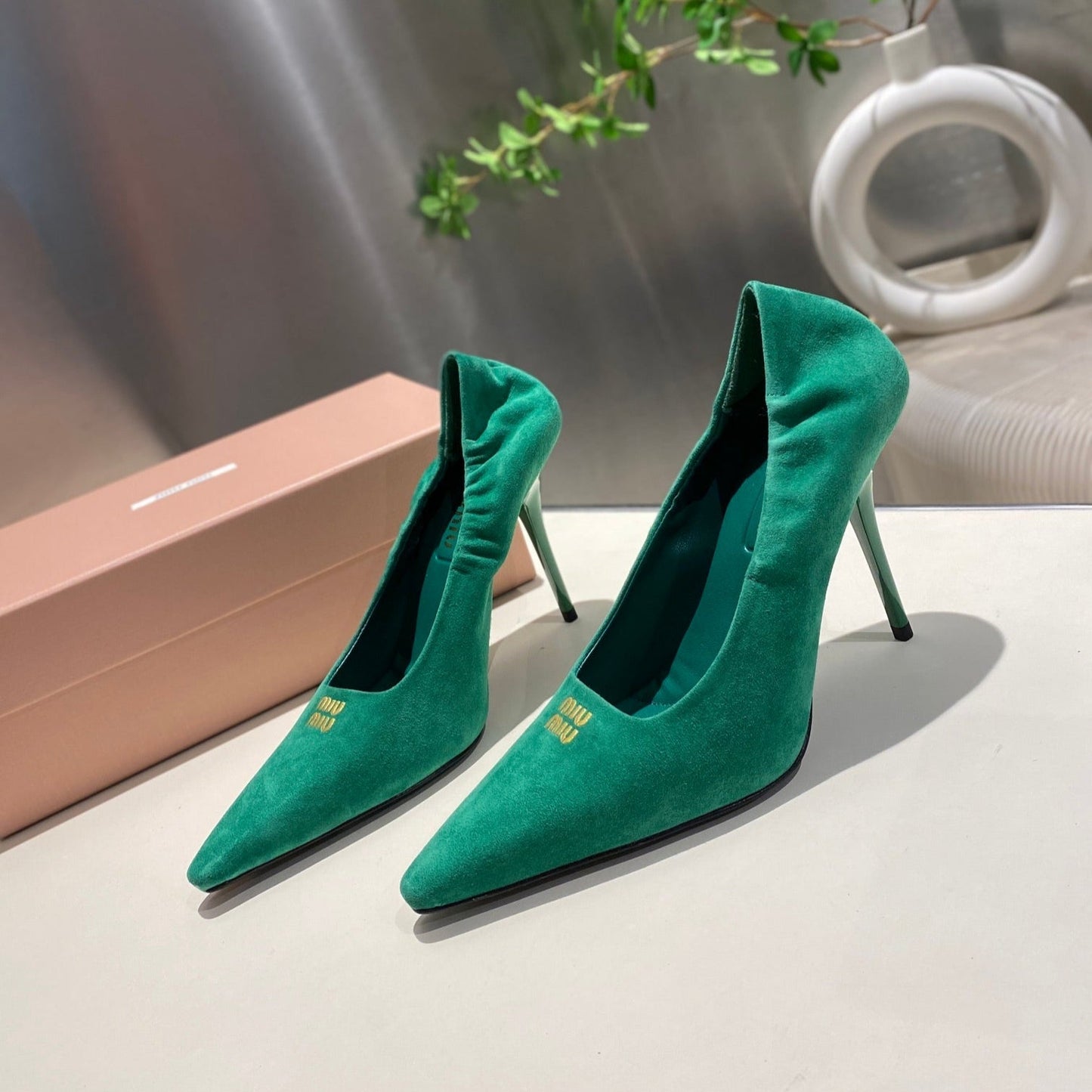 POINTED-TOE HIGH HEEL PUMPS IN GREEN SUEDE - 34