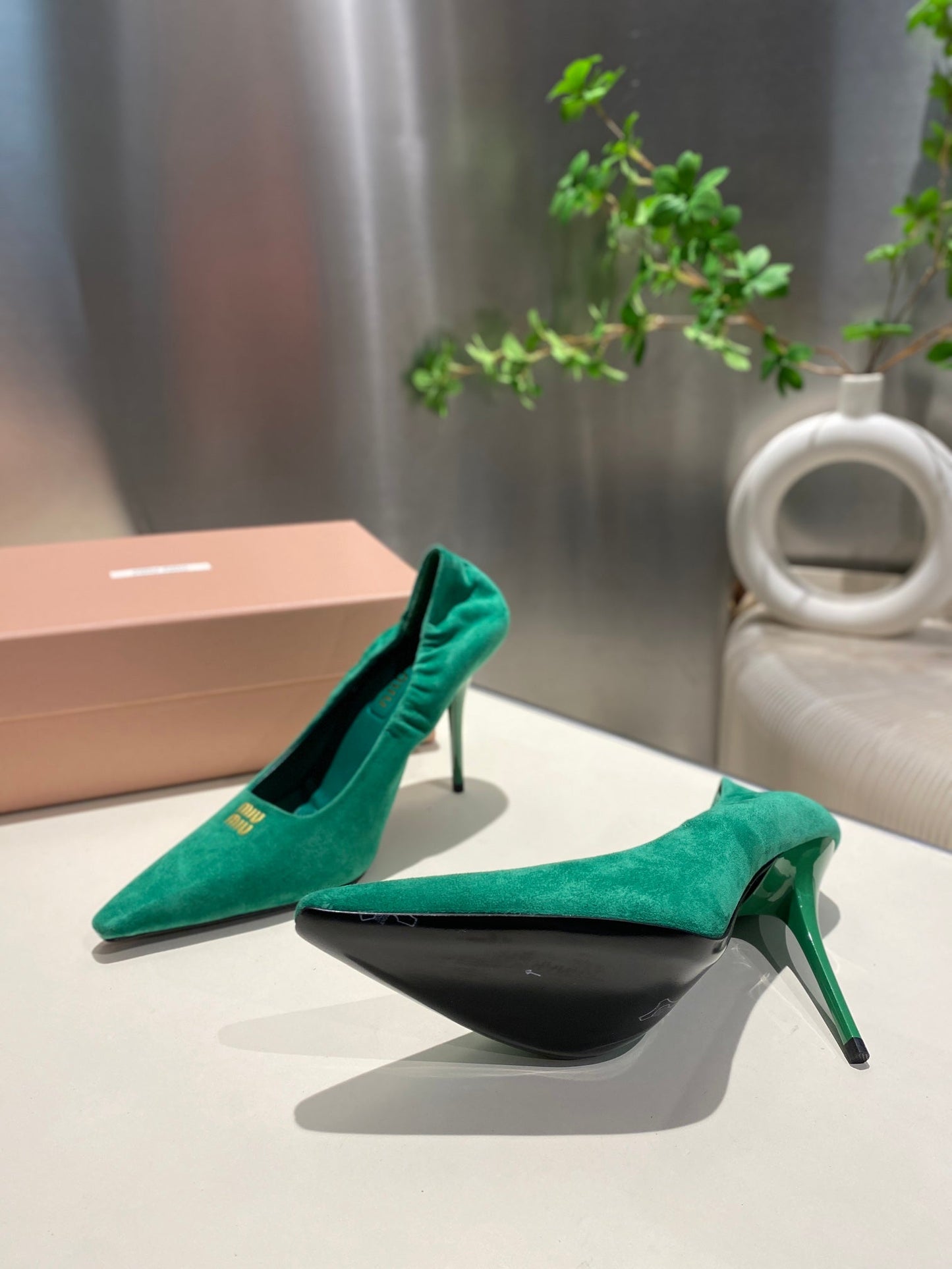 POINTED-TOE HIGH HEEL PUMPS IN GREEN SUEDE - 34