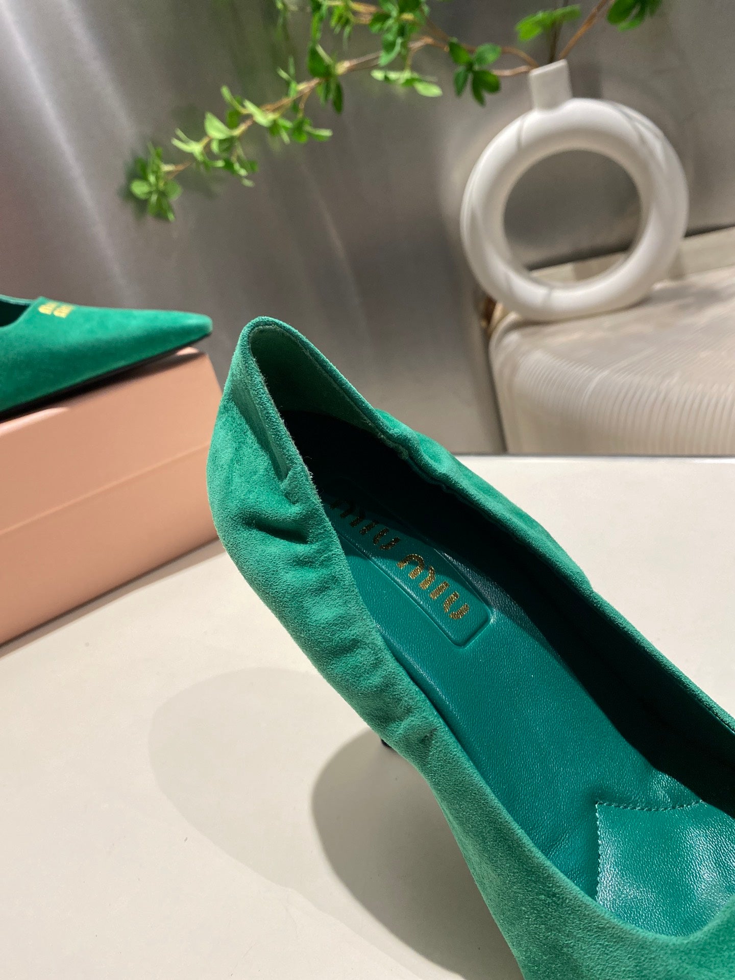 POINTED-TOE HIGH HEEL PUMPS IN GREEN SUEDE - 34
