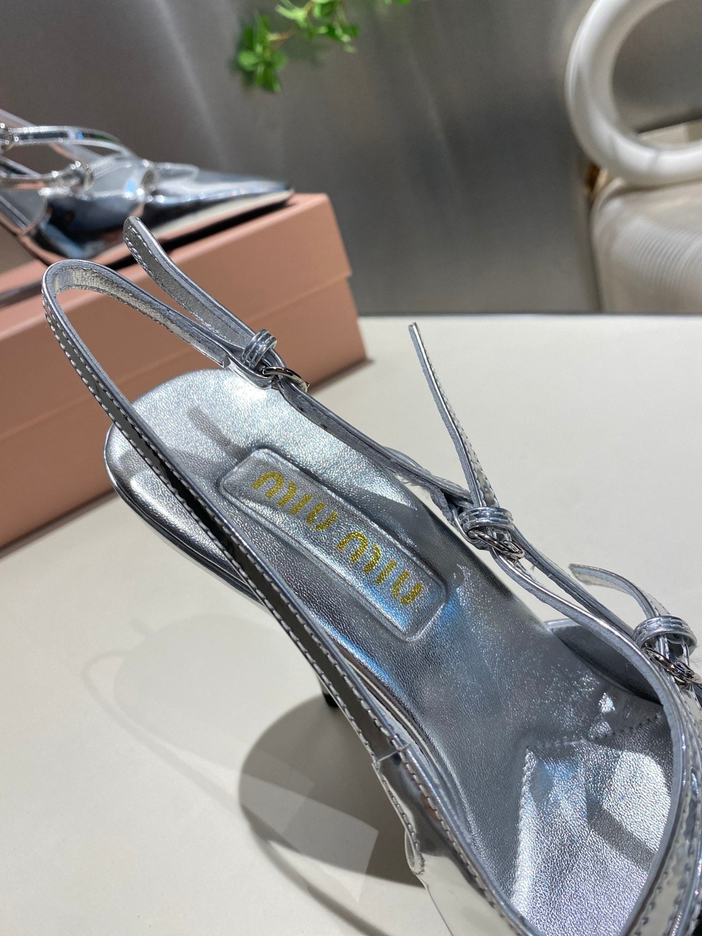 CROSS STRAP HIGH HEELED SLINGBACK IN SILVER METALLIC GLOSSY SHEEPSKIN - 34